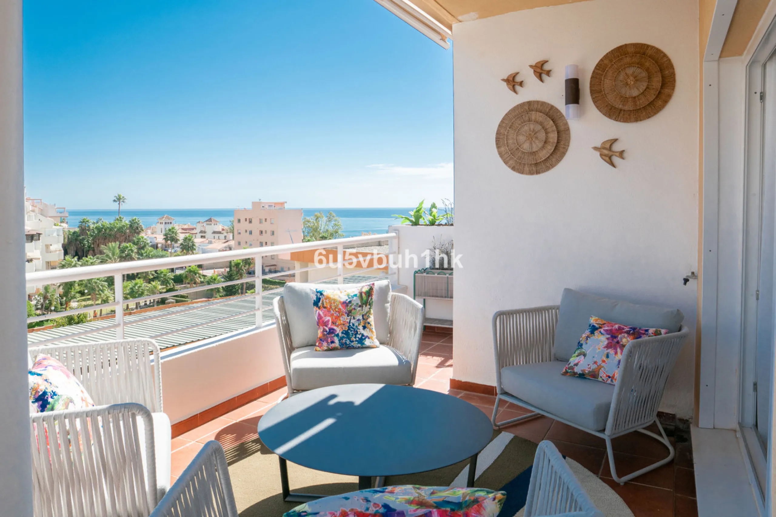 House - Townhouse в продаже в Benalmadena, Málaga. В доме 3 спален и 2 ванных комнат. Площадь дома 150 м². Площадь участка 100 м²