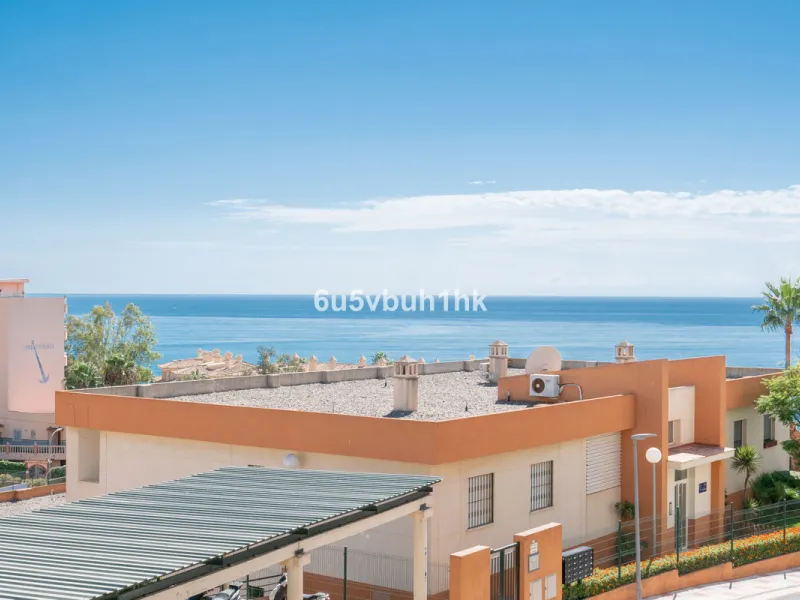 House - Townhouse в продаже в Benalmadena, Málaga. В доме 3 спален и 2 ванных комнат. Площадь дома 150 м². Площадь участка 100 м²