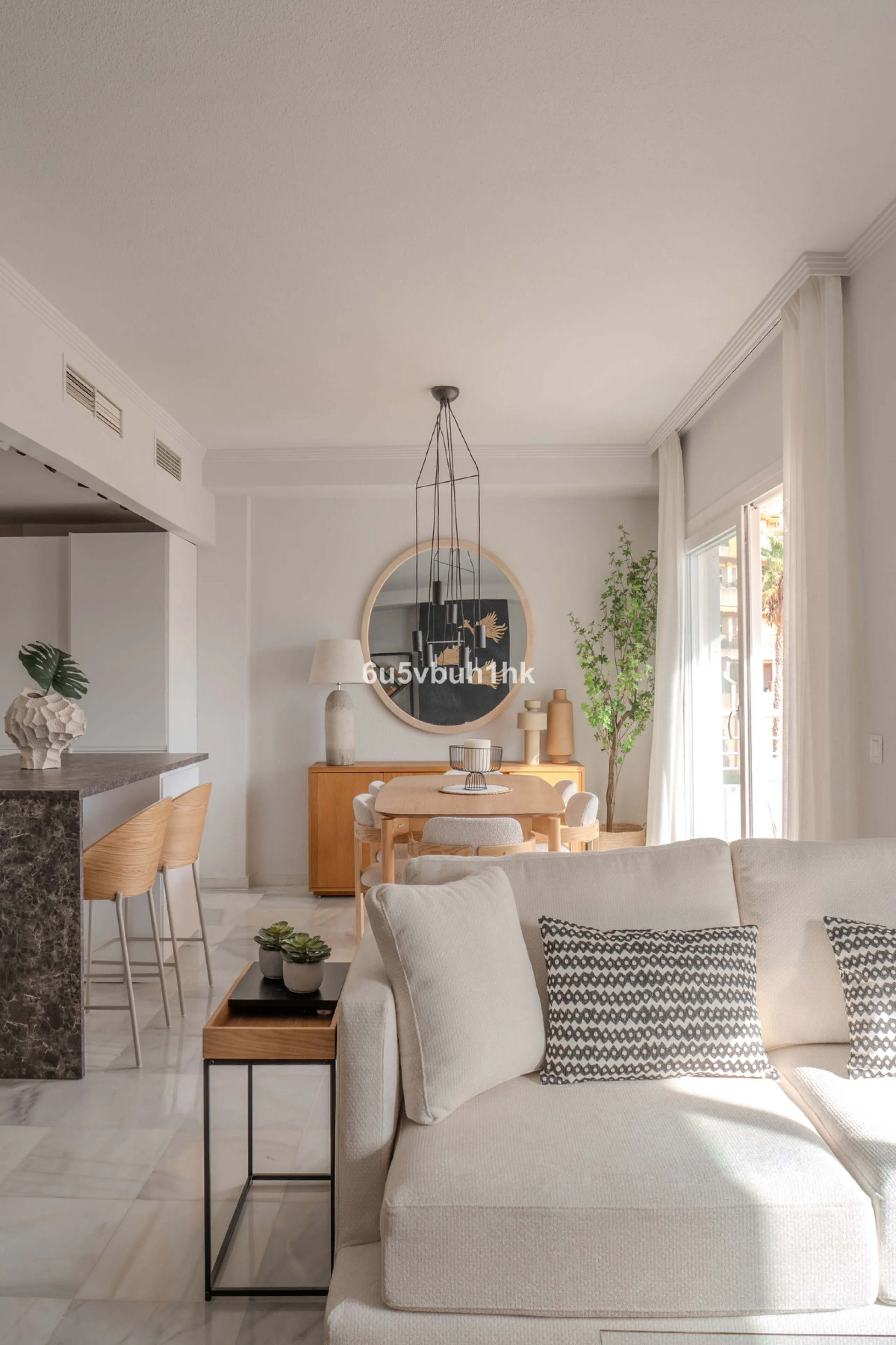 House - Townhouse в продаже в Benalmadena, Málaga. В доме 3 спален и 2 ванных комнат. Площадь дома 150 м². Площадь участка 100 м²