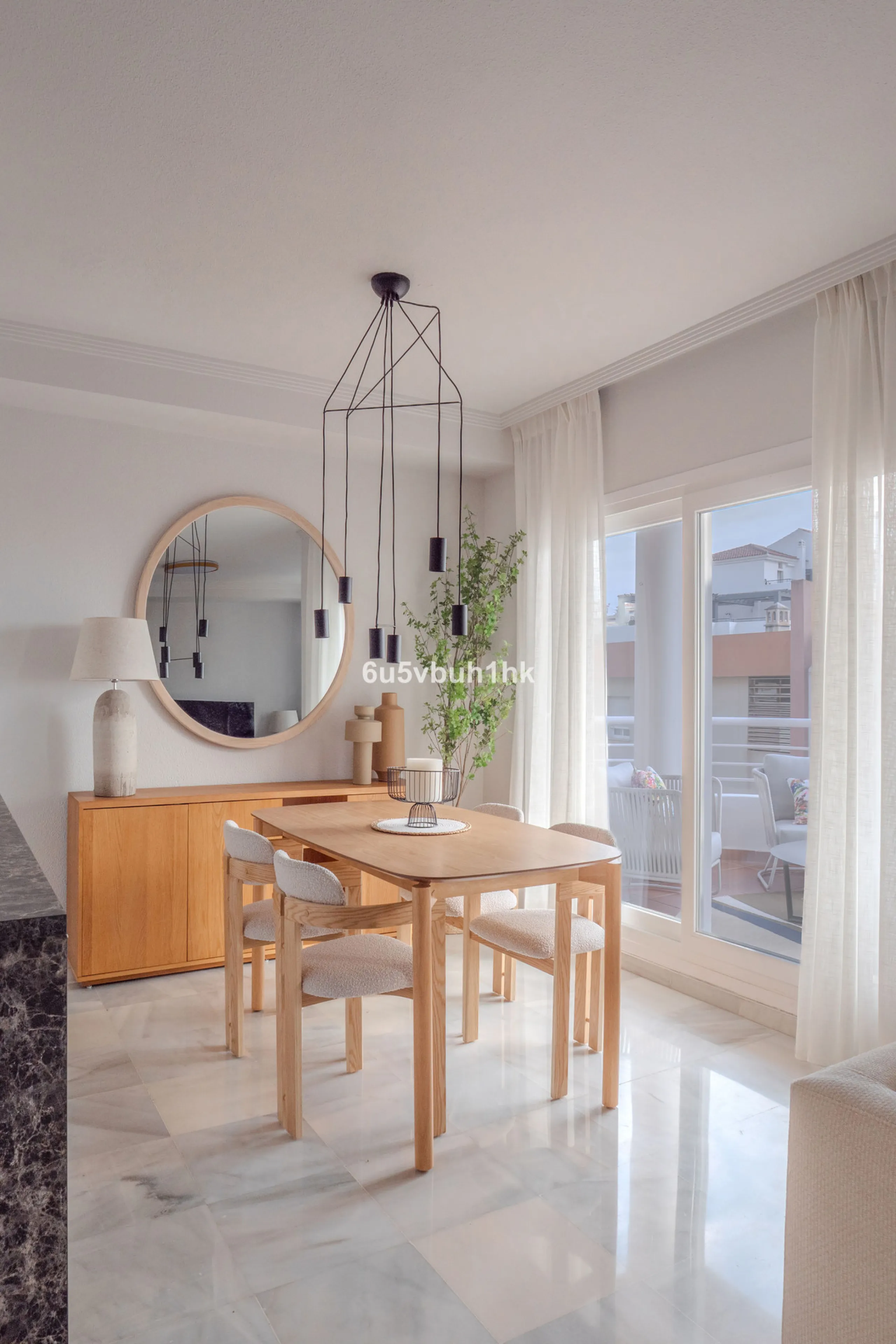 House - Townhouse в продаже в Benalmadena, Málaga. В доме 3 спален и 2 ванных комнат. Площадь дома 150 м². Площадь участка 100 м²