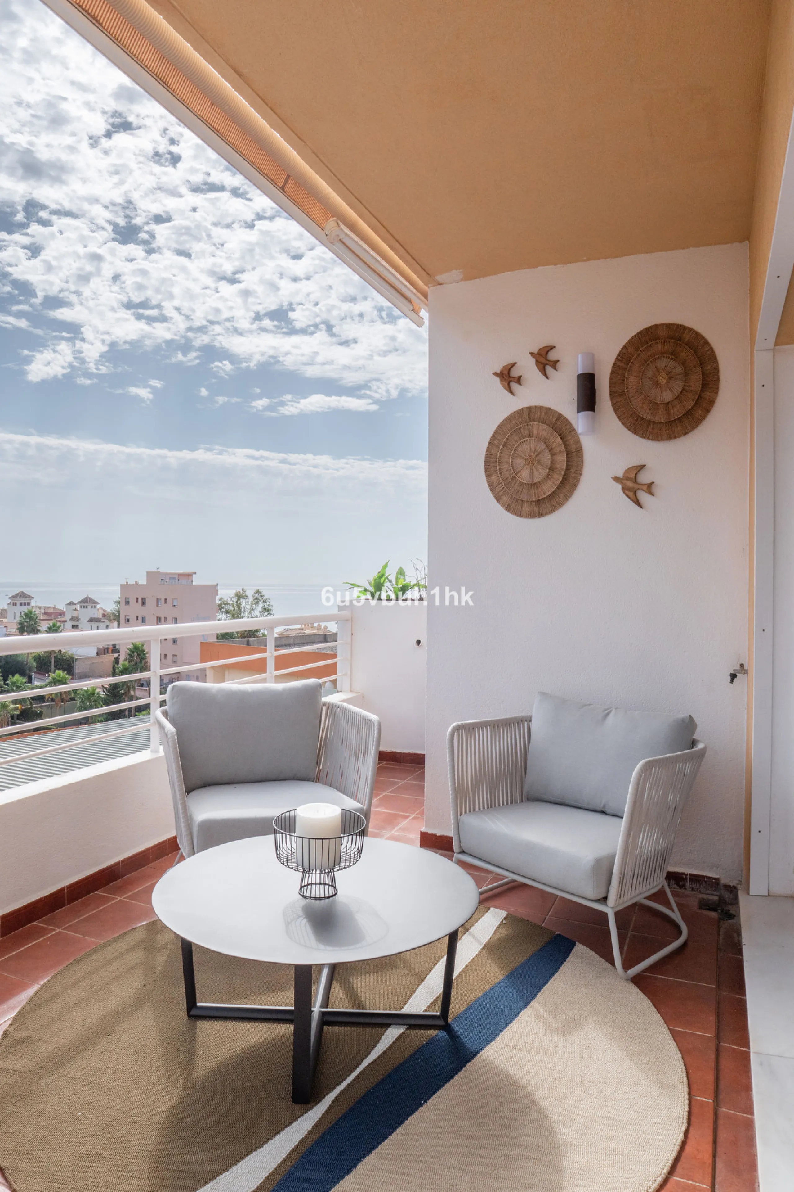 House - Townhouse в продаже в Benalmadena, Málaga. В доме 3 спален и 2 ванных комнат. Площадь дома 150 м². Площадь участка 100 м²
