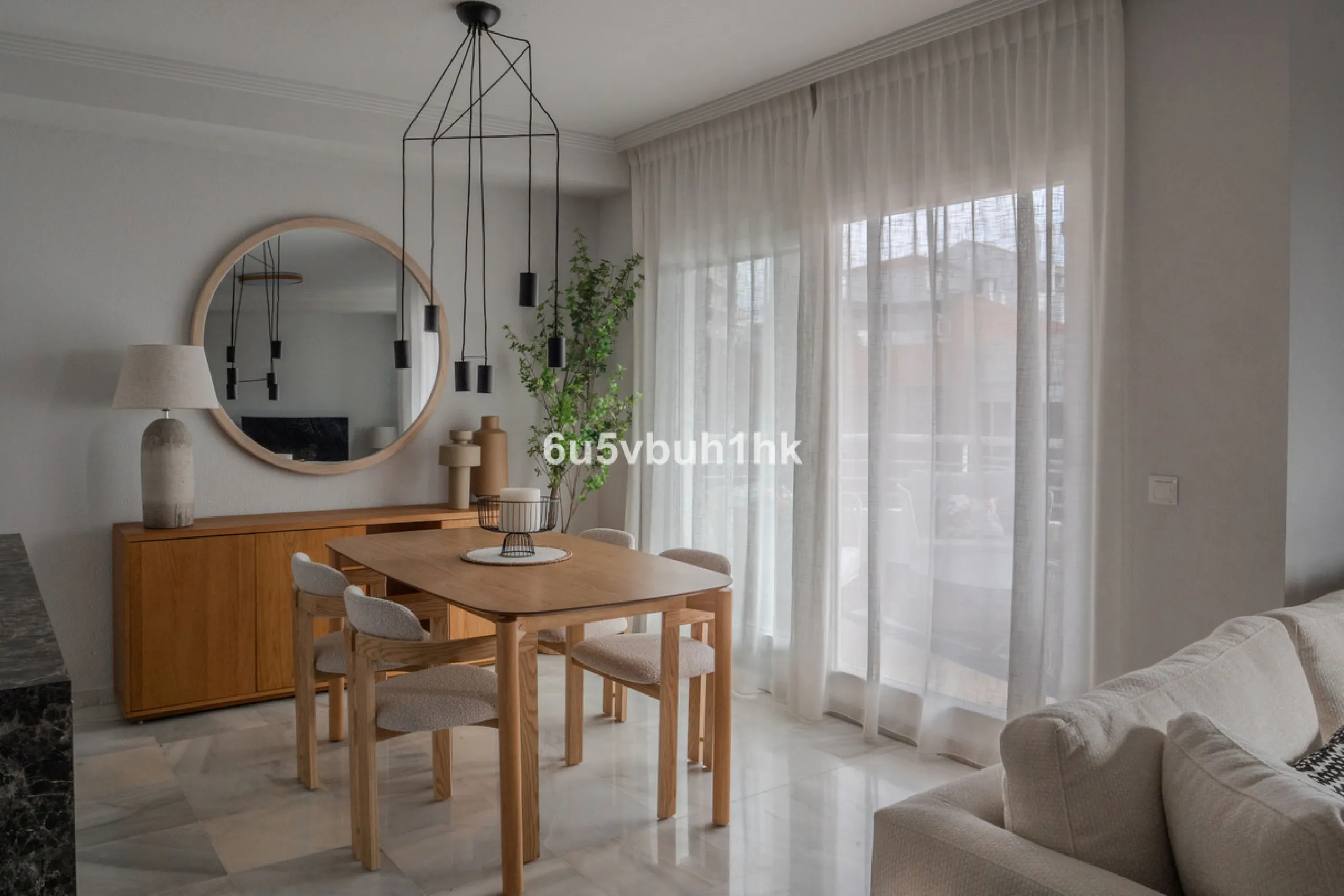 House - Townhouse в продаже в Benalmadena, Málaga. В доме 3 спален и 2 ванных комнат. Площадь дома 150 м². Площадь участка 100 м²