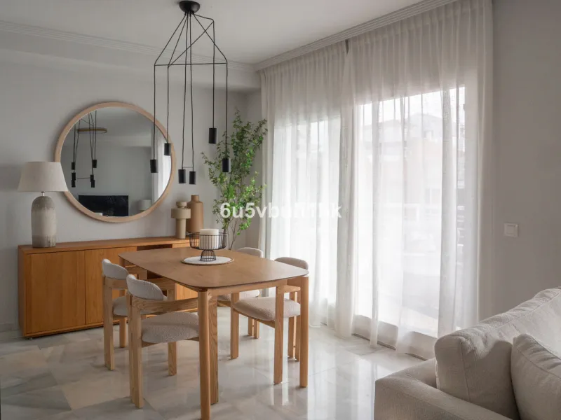 House - Townhouse в продаже в Benalmadena, Málaga. В доме 3 спален и 2 ванных комнат. Площадь дома 150 м². Площадь участка 100 м²