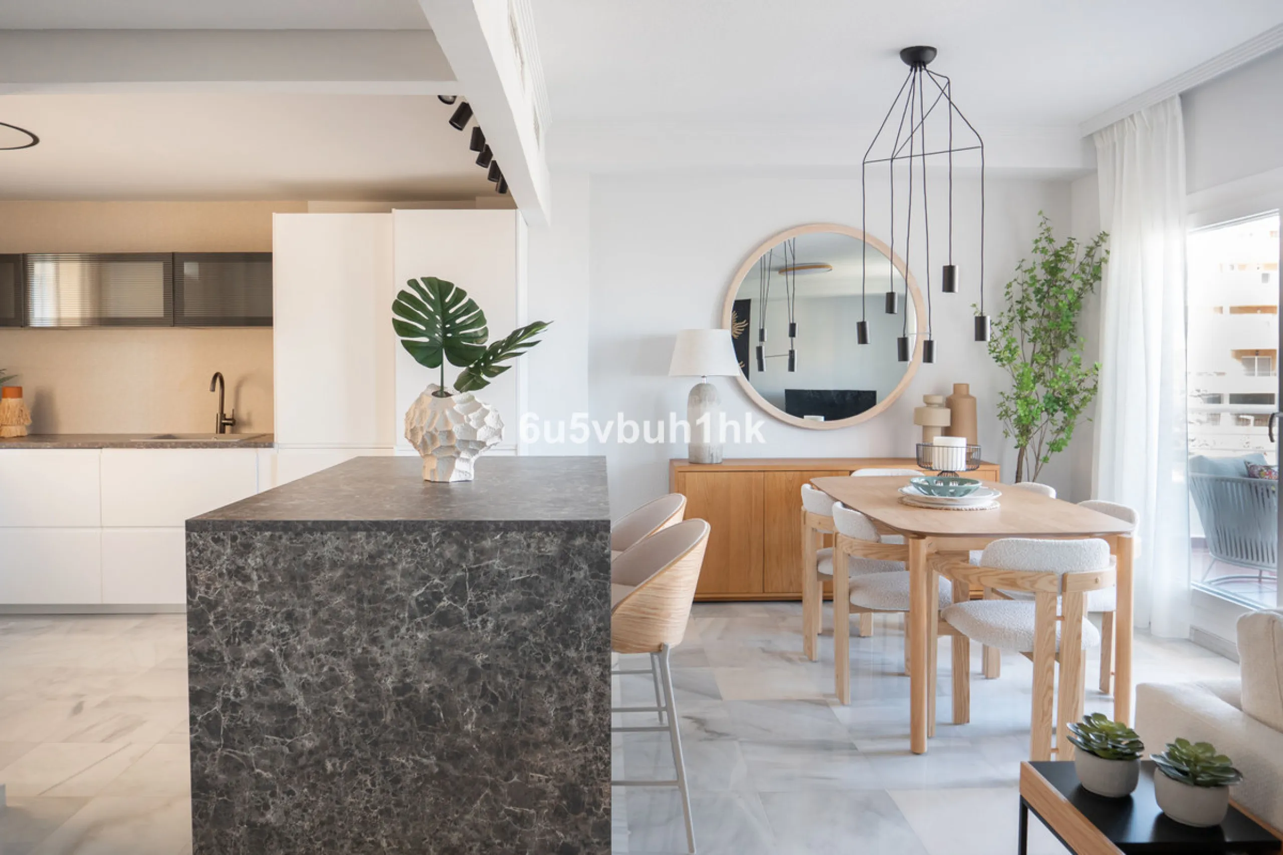 House - Townhouse в продаже в Benalmadena, Málaga. В доме 3 спален и 2 ванных комнат. Площадь дома 150 м². Площадь участка 100 м²