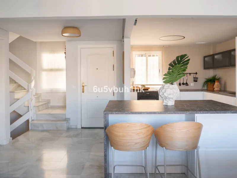 House - Townhouse в продаже в Benalmadena, Málaga. В доме 3 спален и 2 ванных комнат. Площадь дома 150 м². Площадь участка 100 м²