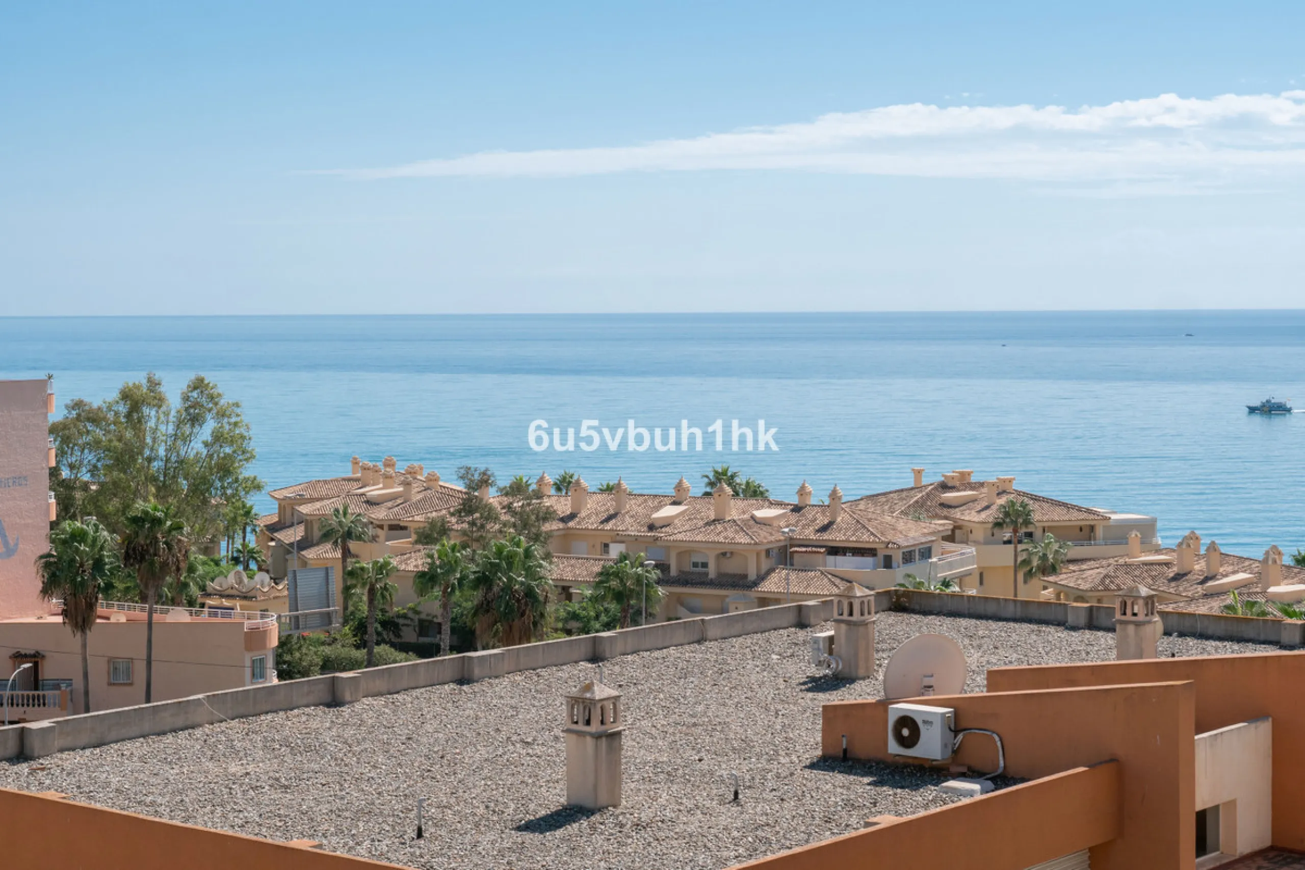 House - Townhouse в продаже в Benalmadena, Málaga. В доме 3 спален и 2 ванных комнат. Площадь дома 150 м². Площадь участка 100 м²