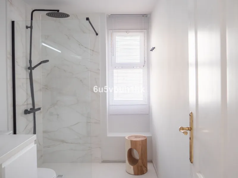 House - Townhouse в продаже в Benalmadena, Málaga. В доме 3 спален и 2 ванных комнат. Площадь дома 150 м². Площадь участка 100 м²