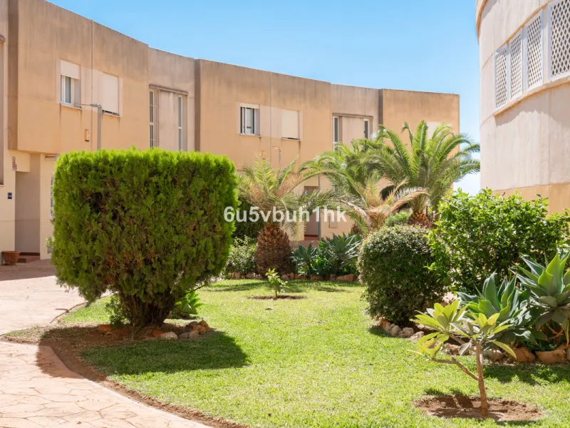 House - Townhouse в продаже в Benalmadena, Málaga. В доме 3 спален и 2 ванных комнат. Площадь дома 150 м². Площадь участка 100 м²