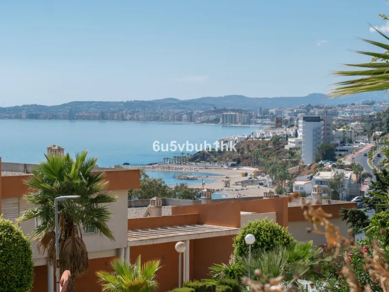 House - Townhouse в продаже в Benalmadena, Málaga. В доме 3 спален и 2 ванных комнат. Площадь дома 150 м². Площадь участка 100 м²
