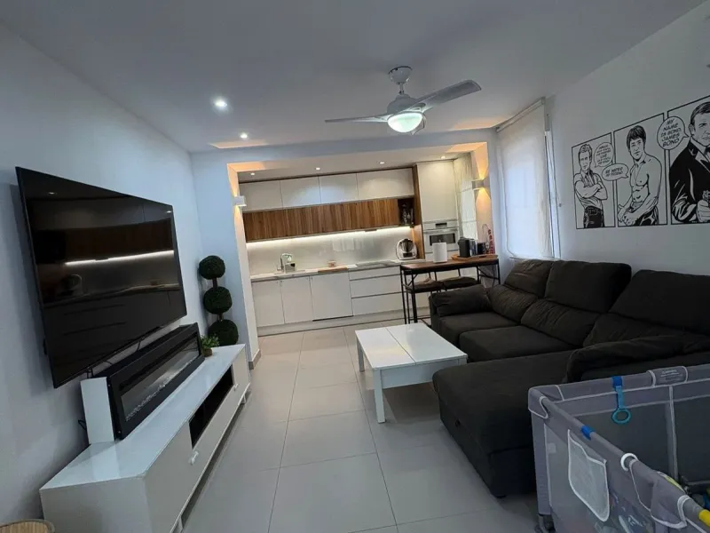 Bright, Renovated and Furnished Ground-Floor Flat in Prestigious Centre of Marbella – Wheelchair-Adapted with Sea Views and Low Community Fees!