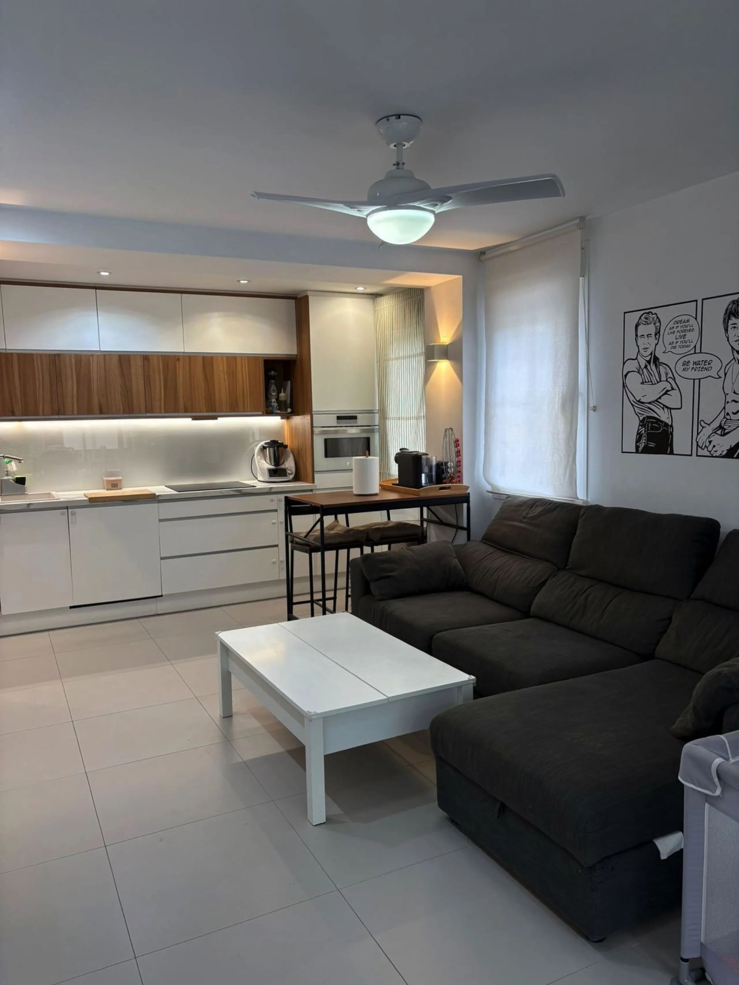 Bright, Renovated and Furnished Ground-Floor Flat in Prestigious Centre of Marbella – Wheelchair-Adapted with Sea Views and Low Community Fees!