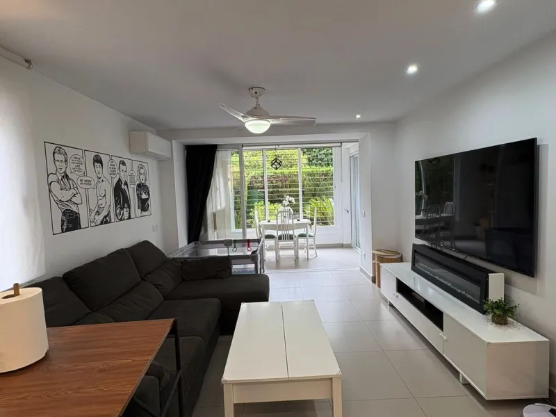 Bright, Renovated and Furnished Ground-Floor Flat in Prestigious Centre of Marbella – Wheelchair-Adapted with Sea Views and Low Community Fees!
