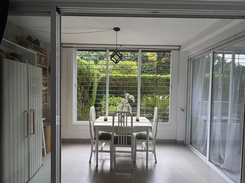 Bright, Renovated and Furnished Ground-Floor Flat in Prestigious Centre of Marbella – Wheelchair-Adapted with Sea Views and Low Community Fees!