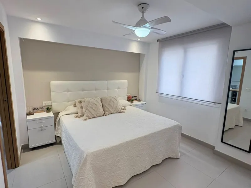 Bright, Renovated and Furnished Ground-Floor Flat in Prestigious Centre of Marbella – Wheelchair-Adapted with Sea Views and Low Community Fees!