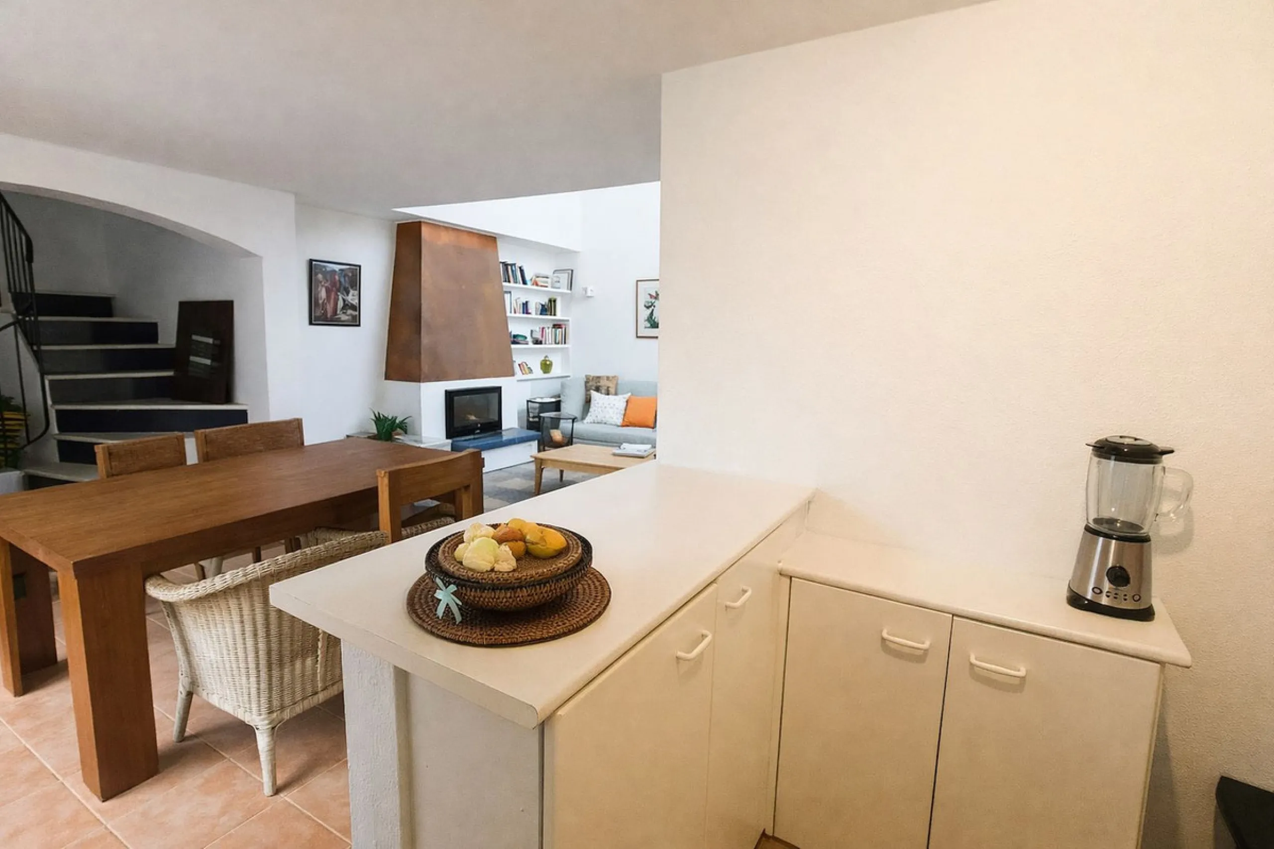 House - Townhouse в продаже в Casares, Málaga. В доме 1 спален и 1 ванных комнат. Площадь дома 82 м². Площадь участка 181 м²