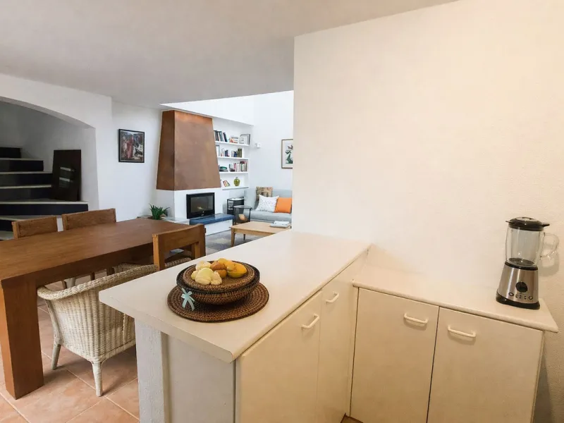 House - Townhouse в продаже в Casares, Málaga. В доме 1 спален и 1 ванных комнат. Площадь дома 82 м². Площадь участка 181 м²