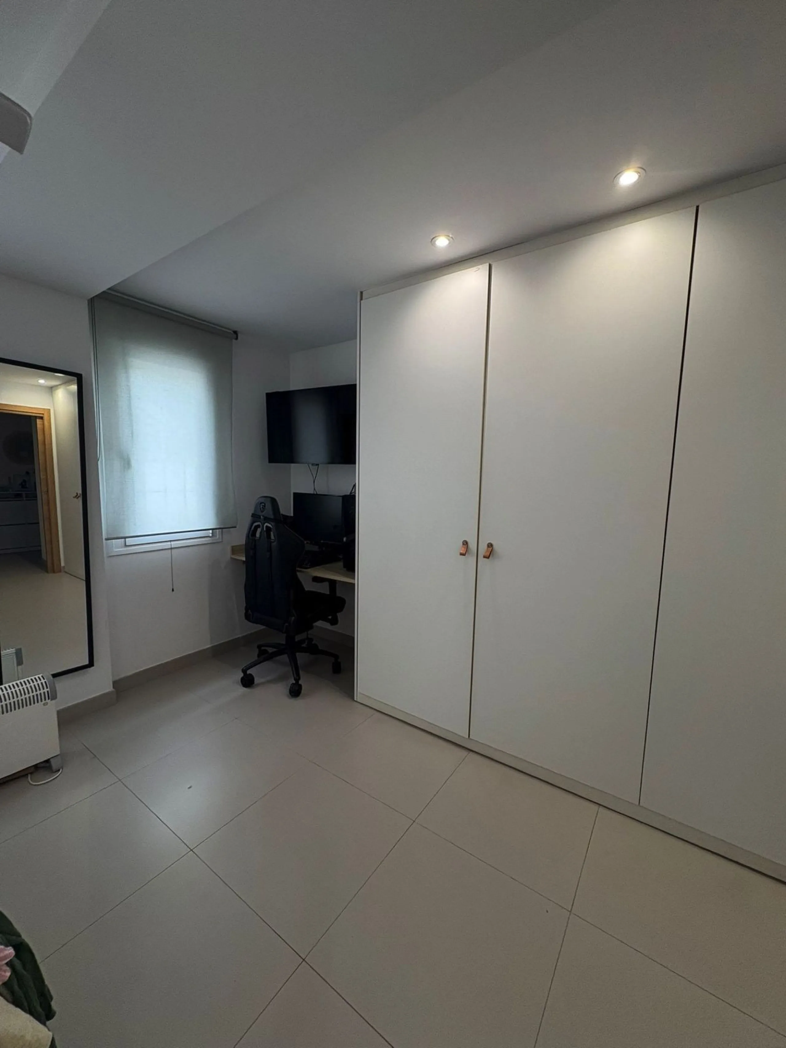 Bright, Renovated and Furnished Ground-Floor Flat in Prestigious Centre of Marbella – Wheelchair-Adapted with Sea Views and Low Community Fees!
