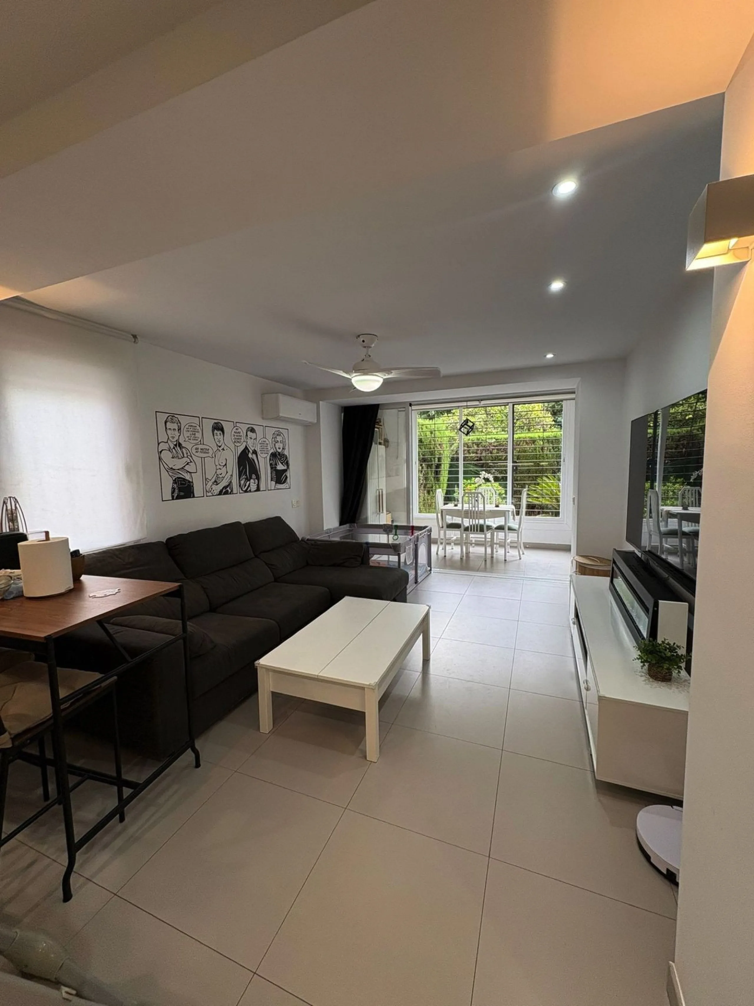 Bright, Renovated and Furnished Ground-Floor Flat in Prestigious Centre of Marbella – Wheelchair-Adapted with Sea Views and Low Community Fees!