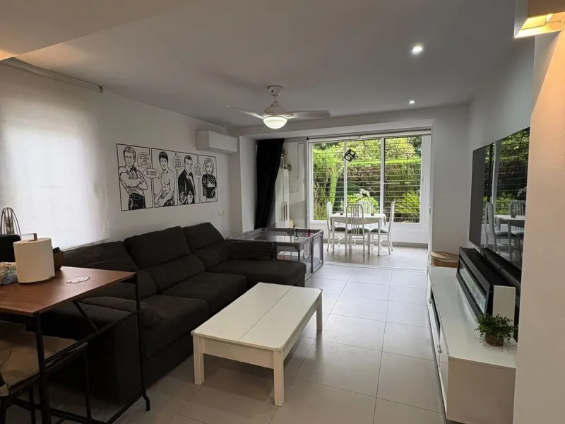 Bright, Renovated and Furnished Ground-Floor Flat in Prestigious Centre of Marbella – Wheelchair-Adapted with Sea Views and Low Community Fees!