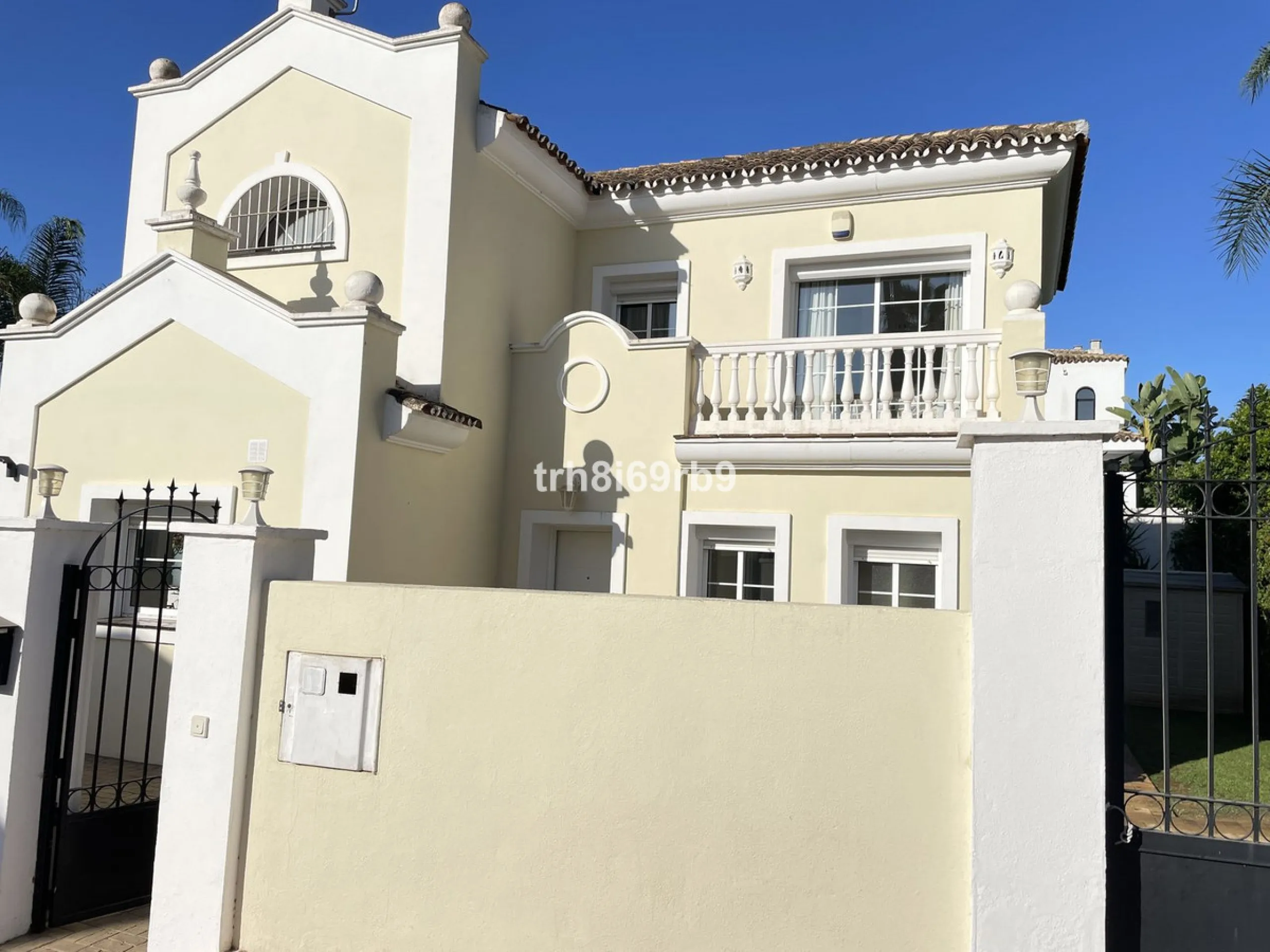 3 Bed Beachside Villa, Sun Beach