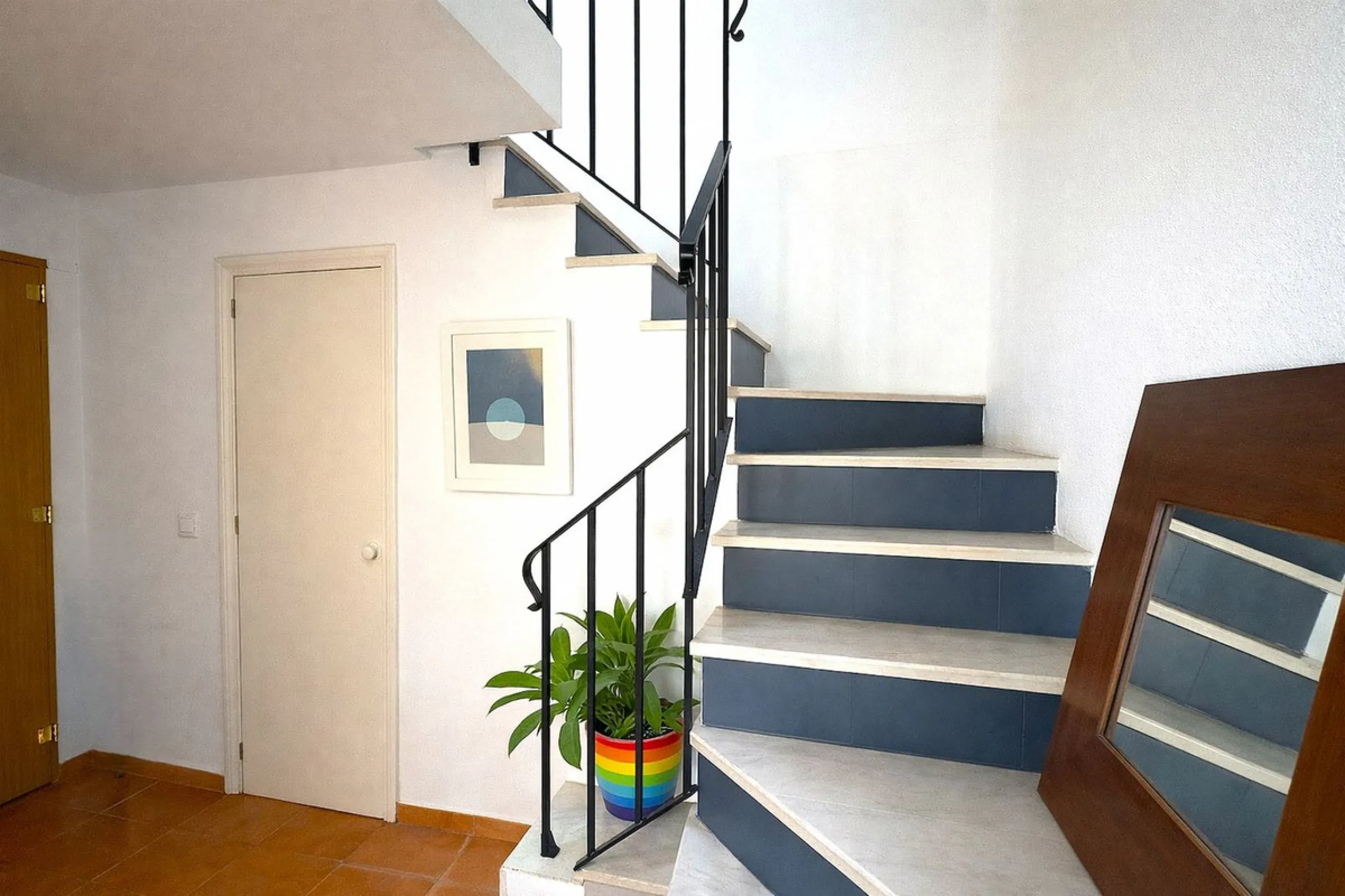 House - Townhouse в продаже в Casares, Málaga. В доме 1 спален и 1 ванных комнат. Площадь дома 82 м². Площадь участка 181 м²