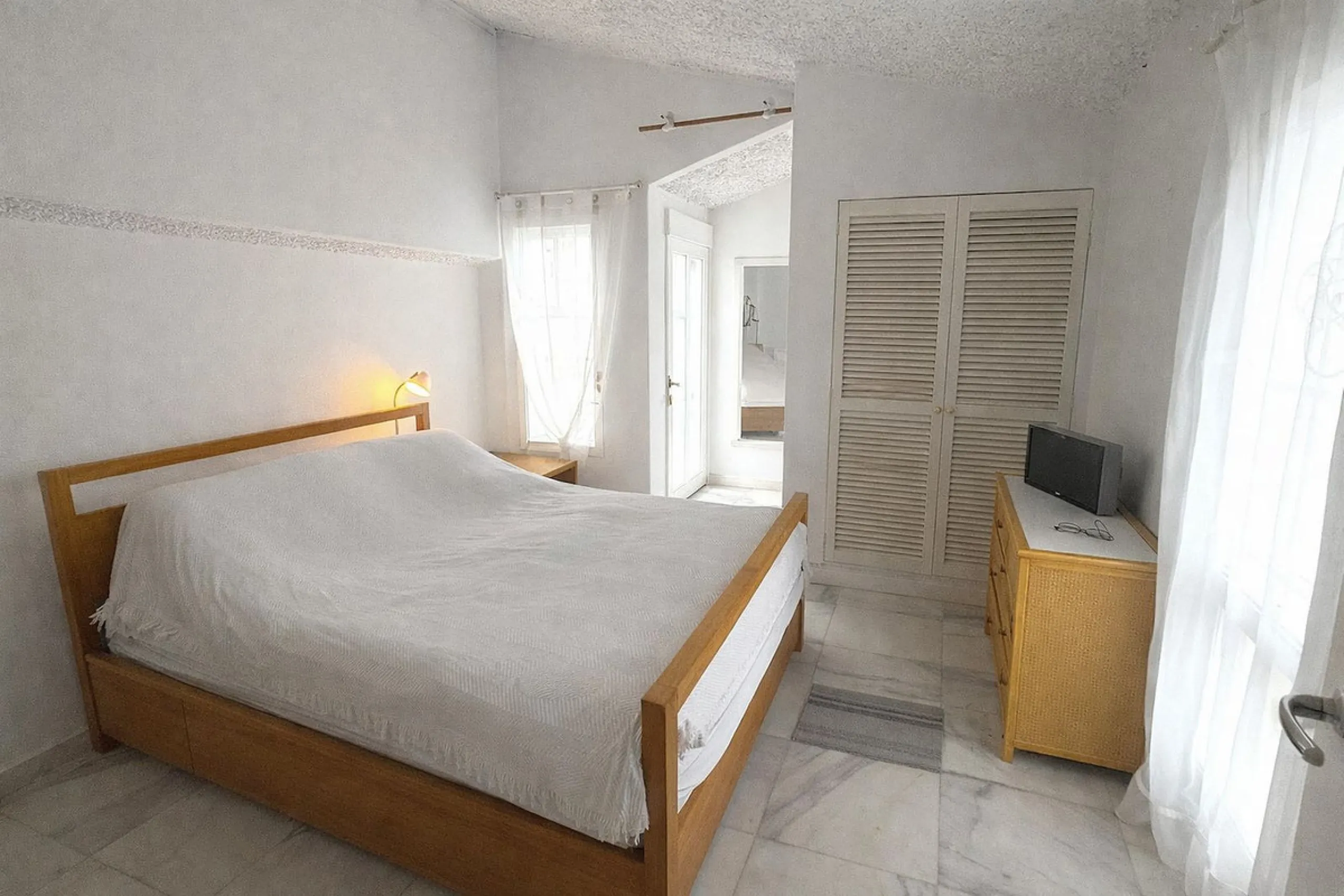 House - Townhouse в продаже в Casares, Málaga. В доме 1 спален и 1 ванных комнат. Площадь дома 82 м². Площадь участка 181 м²