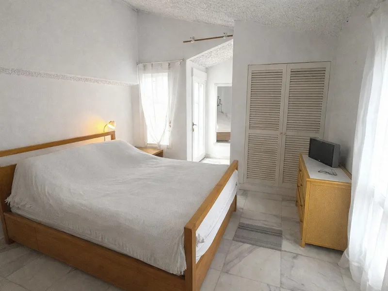 House - Townhouse в продаже в Casares, Málaga. В доме 1 спален и 1 ванных комнат. Площадь дома 82 м². Площадь участка 181 м²