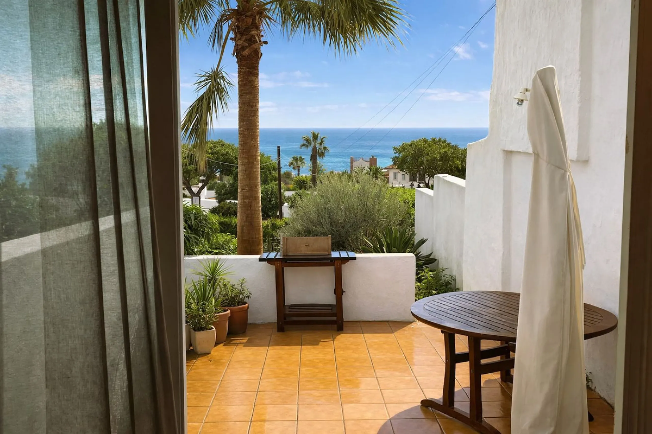 House - Townhouse в продаже в Casares, Málaga. В доме 1 спален и 1 ванных комнат. Площадь дома 82 м². Площадь участка 181 м²