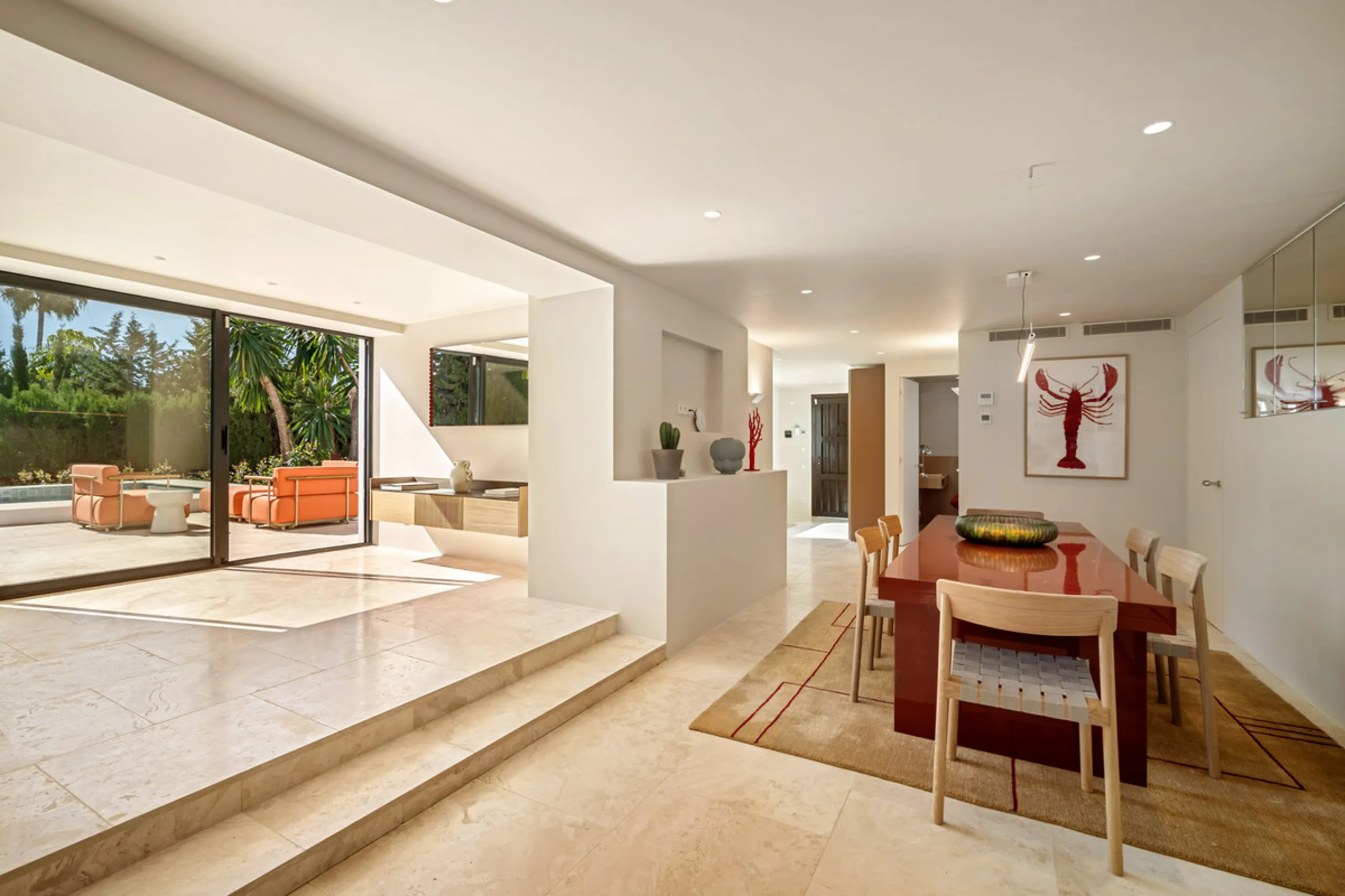 House - Detached Villa в продаже в Marbella, Málaga. В доме 4 спален и 4 ванных комнат. Площадь дома 335 м². Площадь участка 1006 м²