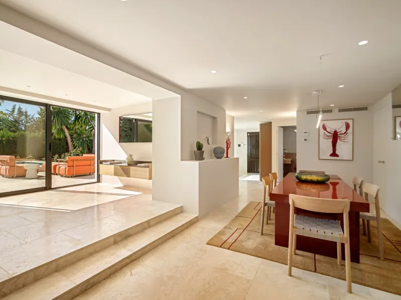 House - Detached Villa в продаже в Marbella, Málaga. В доме 4 спален и 4 ванных комнат. Площадь дома 335 м². Площадь участка 1006 м²