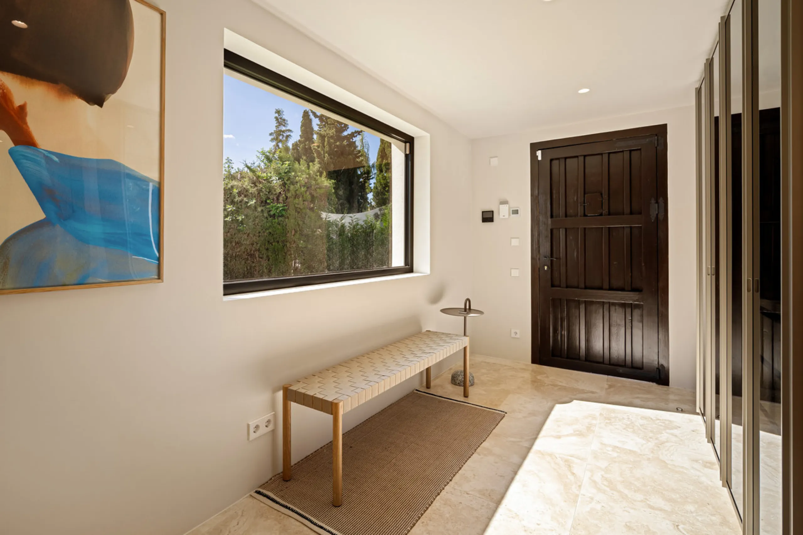 House - Detached Villa в продаже в Marbella, Málaga. В доме 4 спален и 4 ванных комнат. Площадь дома 335 м². Площадь участка 1006 м²