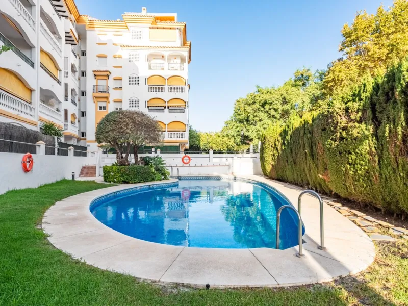 Apartment - Penthouse в продаже в Marbella, Málaga. В доме 4 спален и 3 ванных комнат. Площадь дома 163 м²