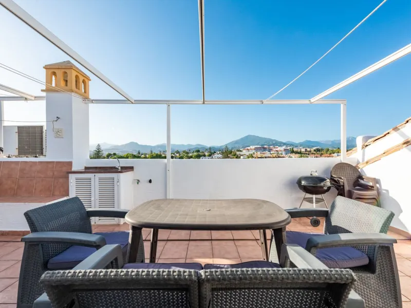 Apartment - Penthouse в продаже в Marbella, Málaga. В доме 4 спален и 3 ванных комнат. Площадь дома 163 м²