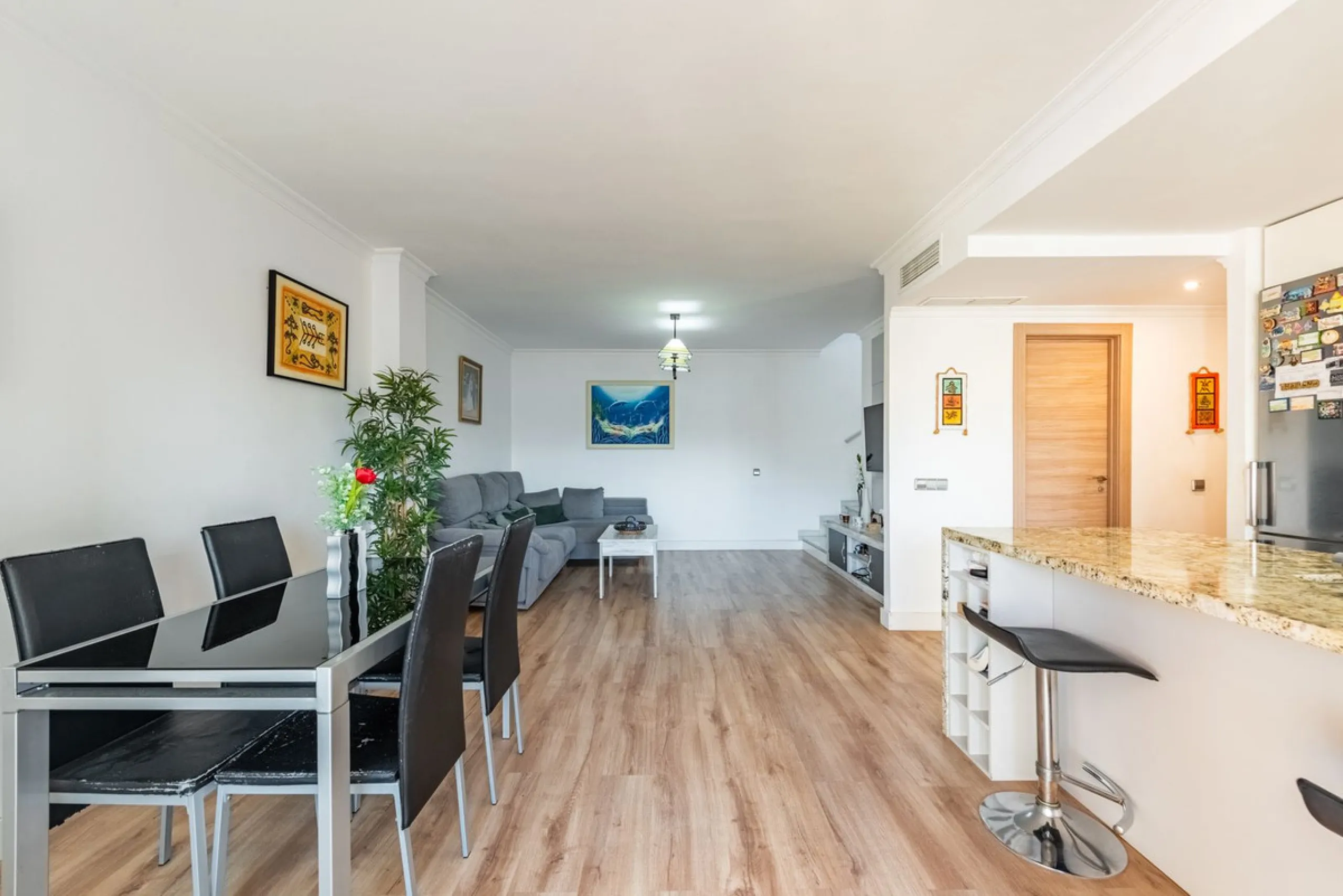 Apartment - Penthouse в продаже в Marbella, Málaga. В доме 4 спален и 3 ванных комнат. Площадь дома 163 м²