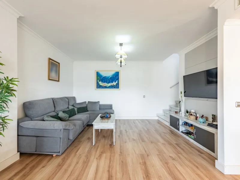 Apartment - Penthouse в продаже в Marbella, Málaga. В доме 4 спален и 3 ванных комнат. Площадь дома 163 м²