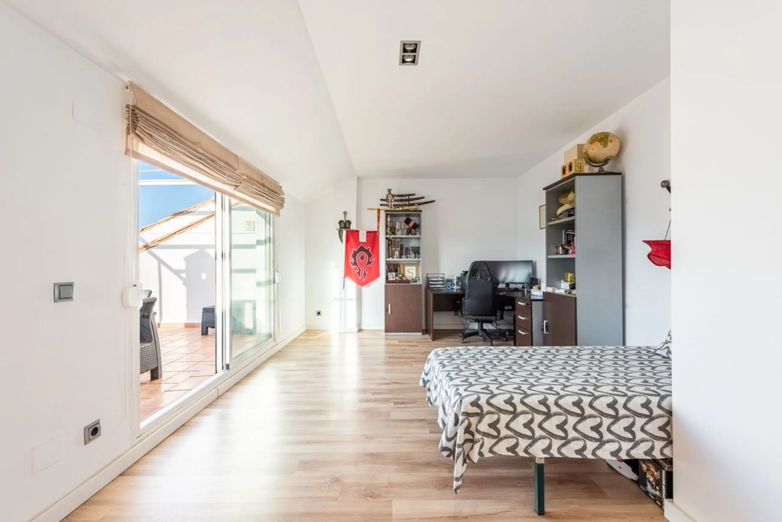 Apartment - Penthouse в продаже в Marbella, Málaga. В доме 4 спален и 3 ванных комнат. Площадь дома 163 м²