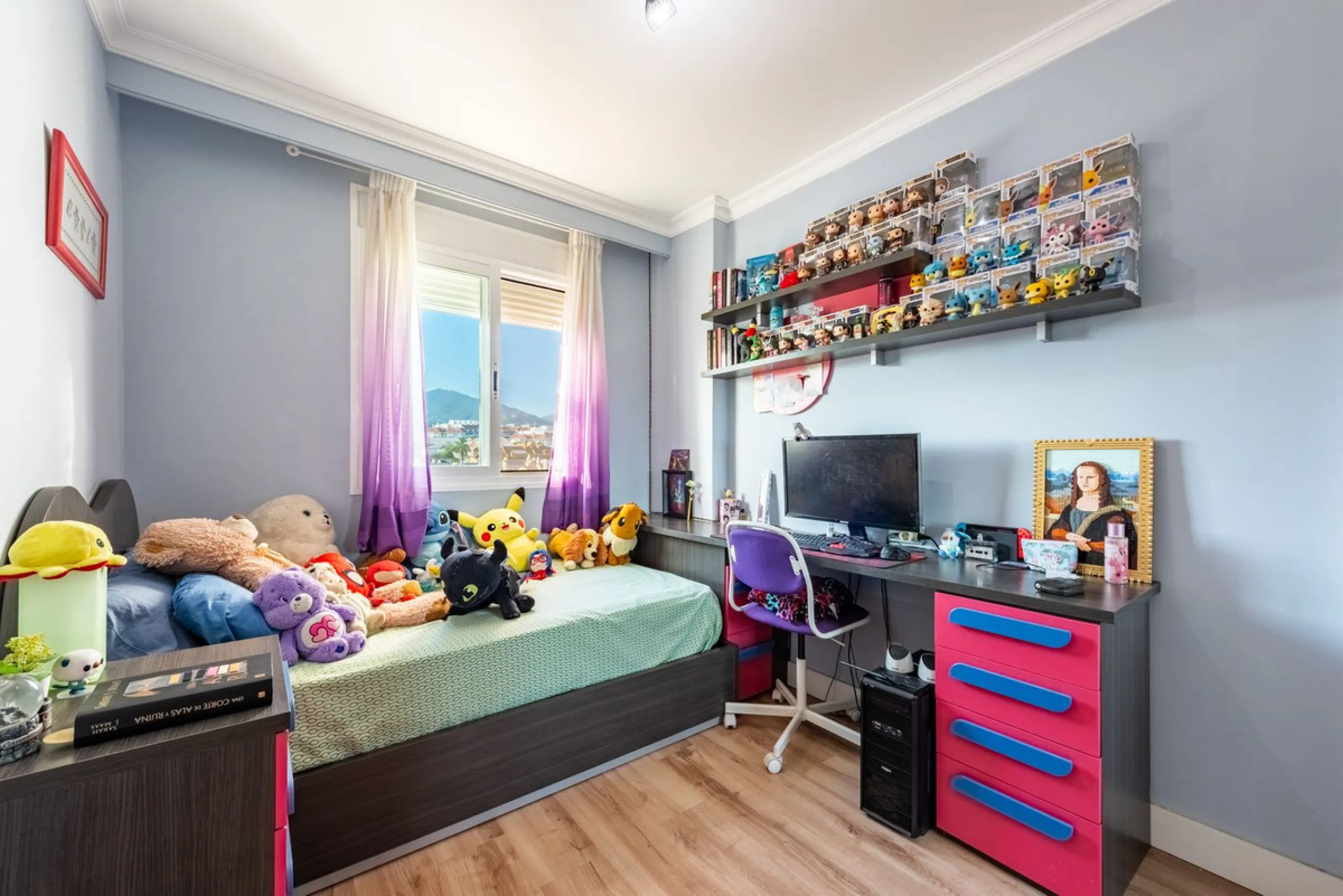Apartment - Penthouse в продаже в Marbella, Málaga. В доме 4 спален и 3 ванных комнат. Площадь дома 163 м²