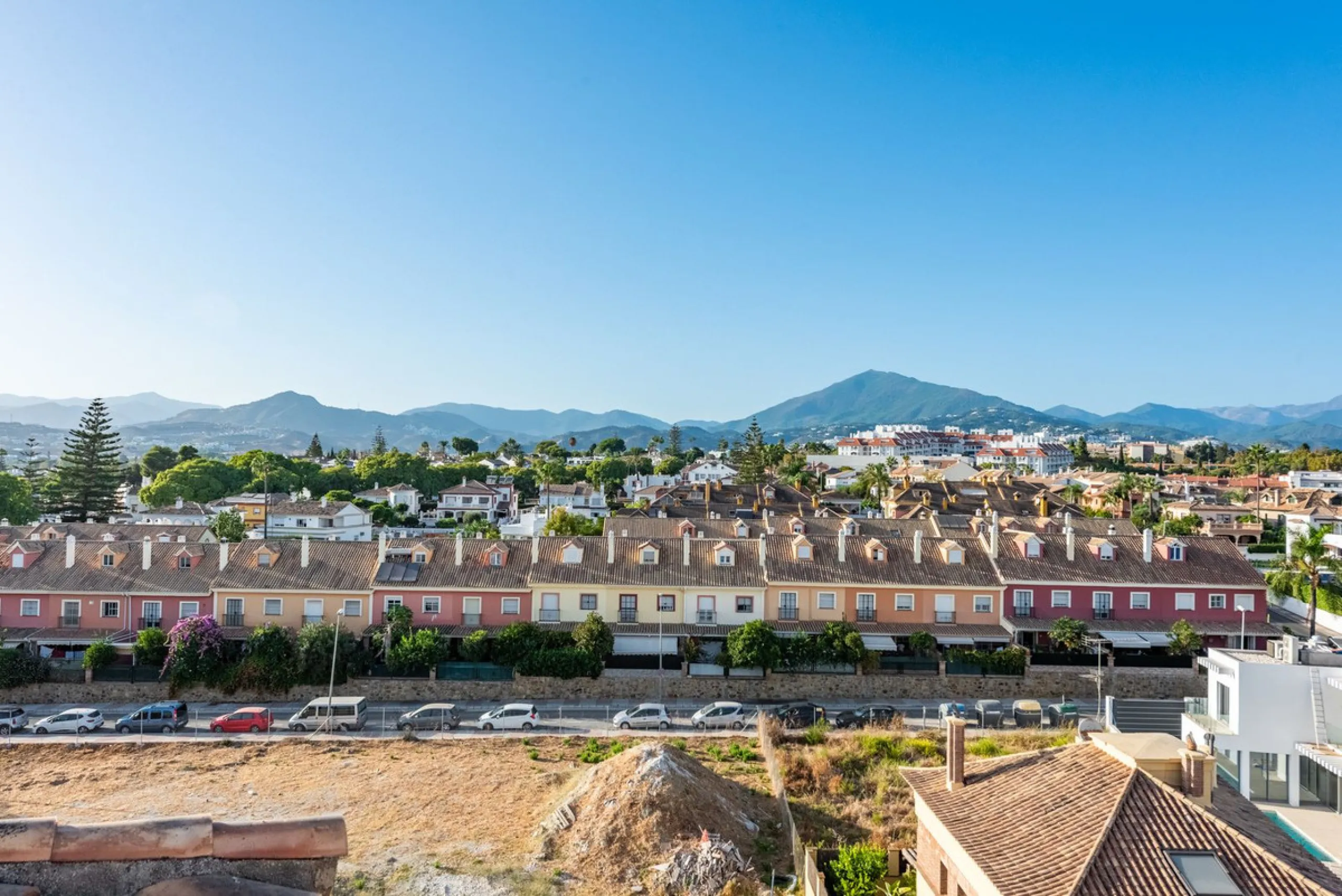 Apartment - Penthouse в продаже в Marbella, Málaga. В доме 4 спален и 3 ванных комнат. Площадь дома 163 м²