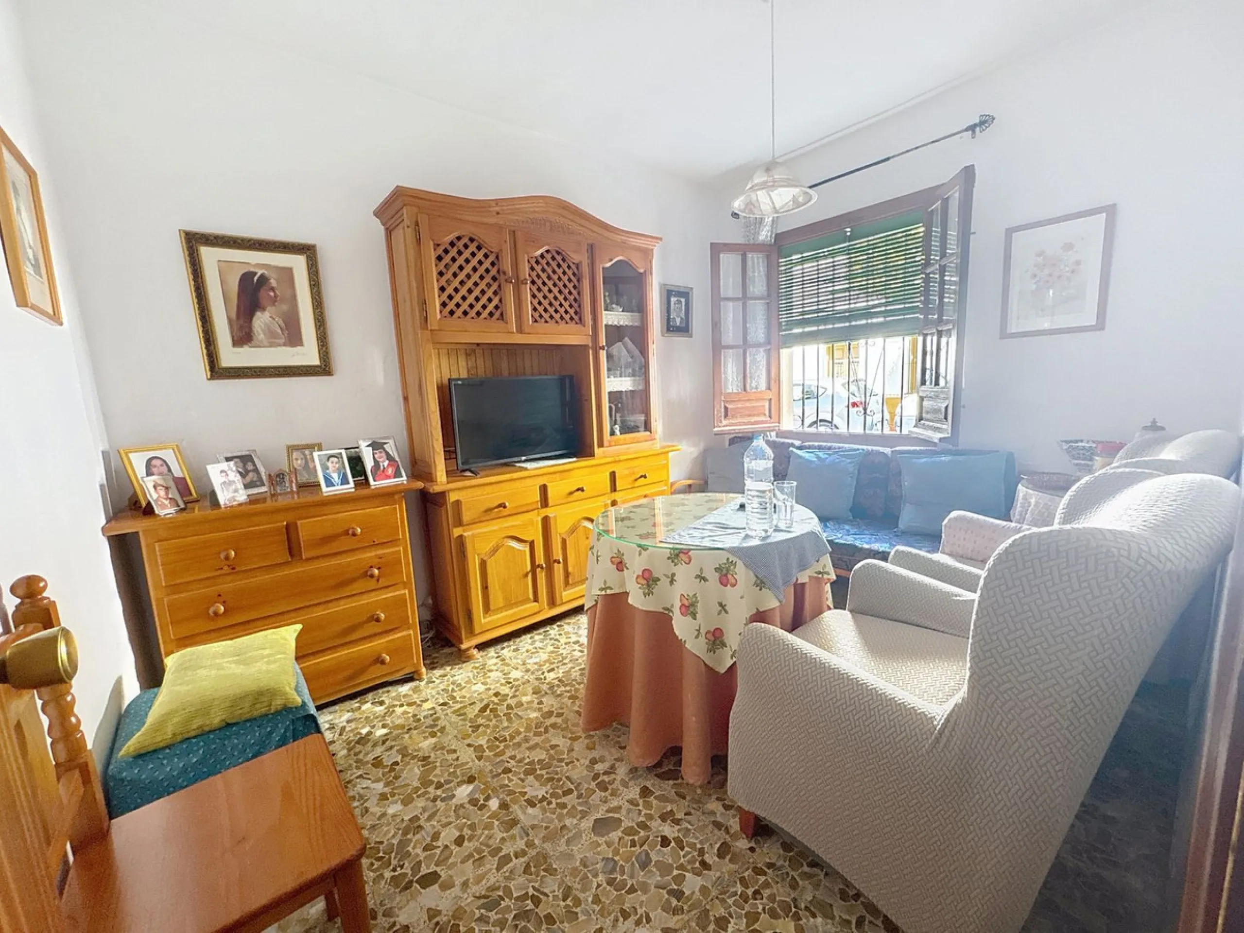 INVESTMENT OPPORTUNITY – HOUSE WITH POTENTIAL FOR 4 APARTMENTS IN ESTEPONA