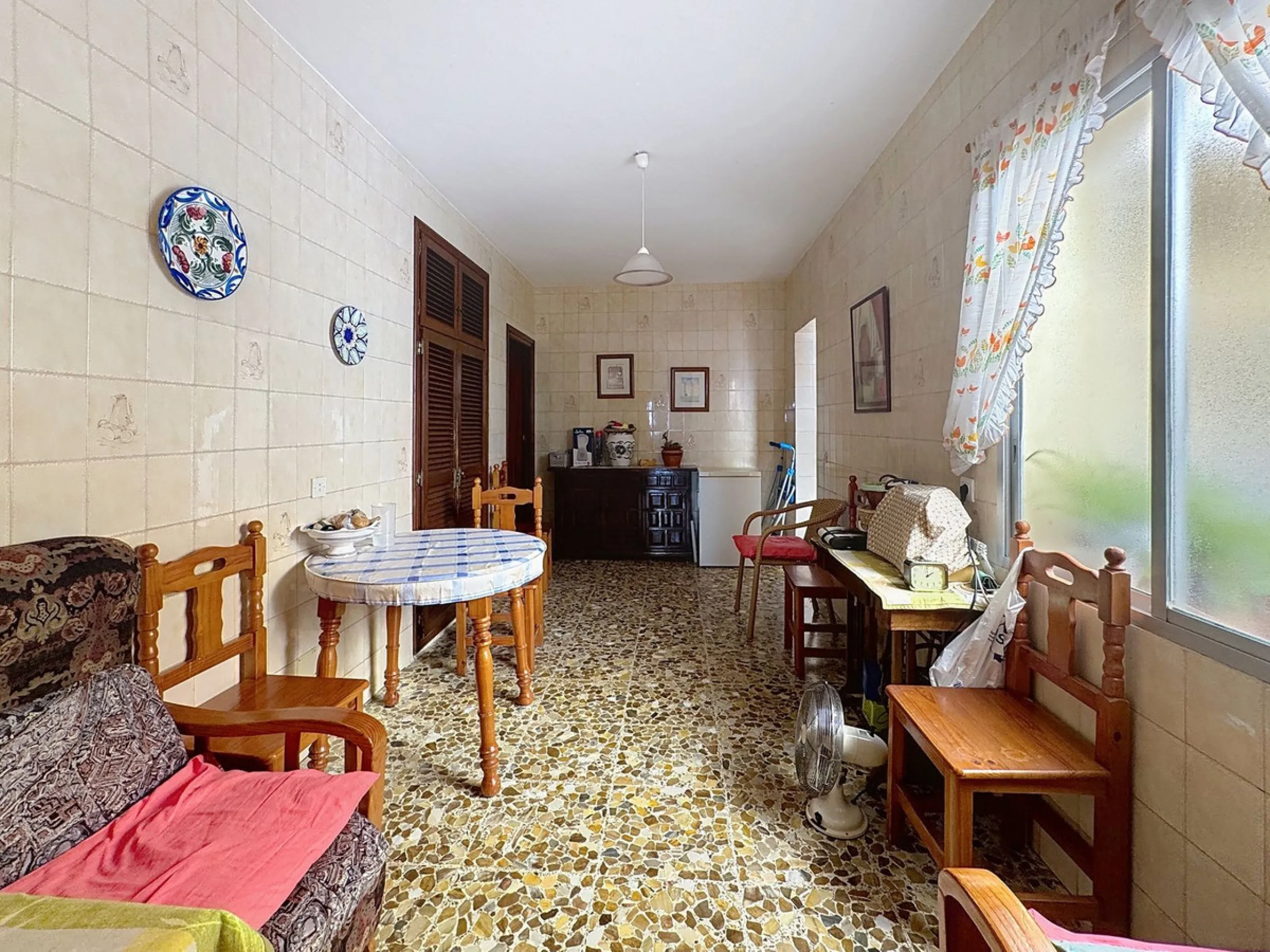 INVESTMENT OPPORTUNITY – HOUSE WITH POTENTIAL FOR 4 APARTMENTS IN ESTEPONA