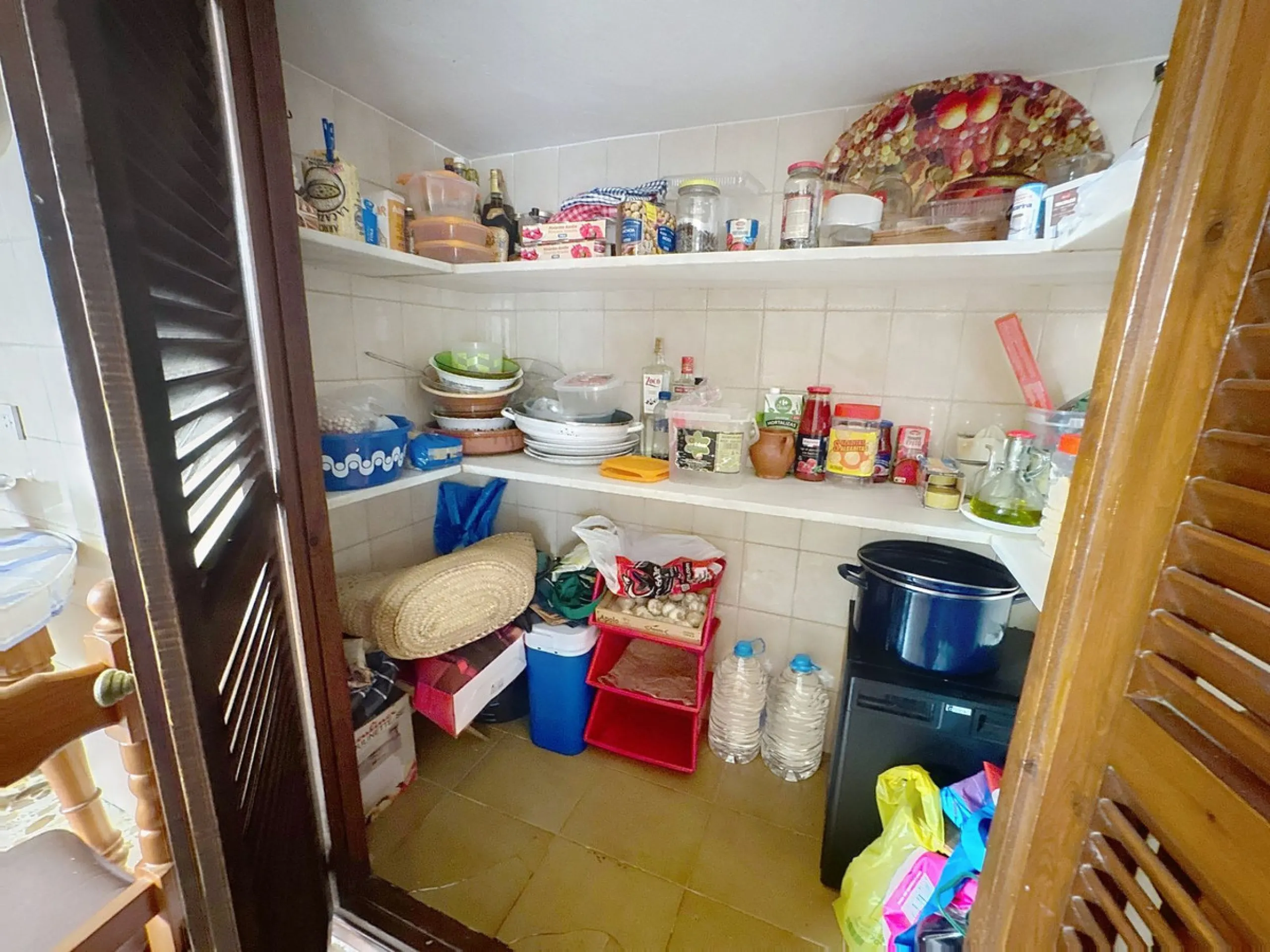 INVESTMENT OPPORTUNITY – HOUSE WITH POTENTIAL FOR 4 APARTMENTS IN ESTEPONA