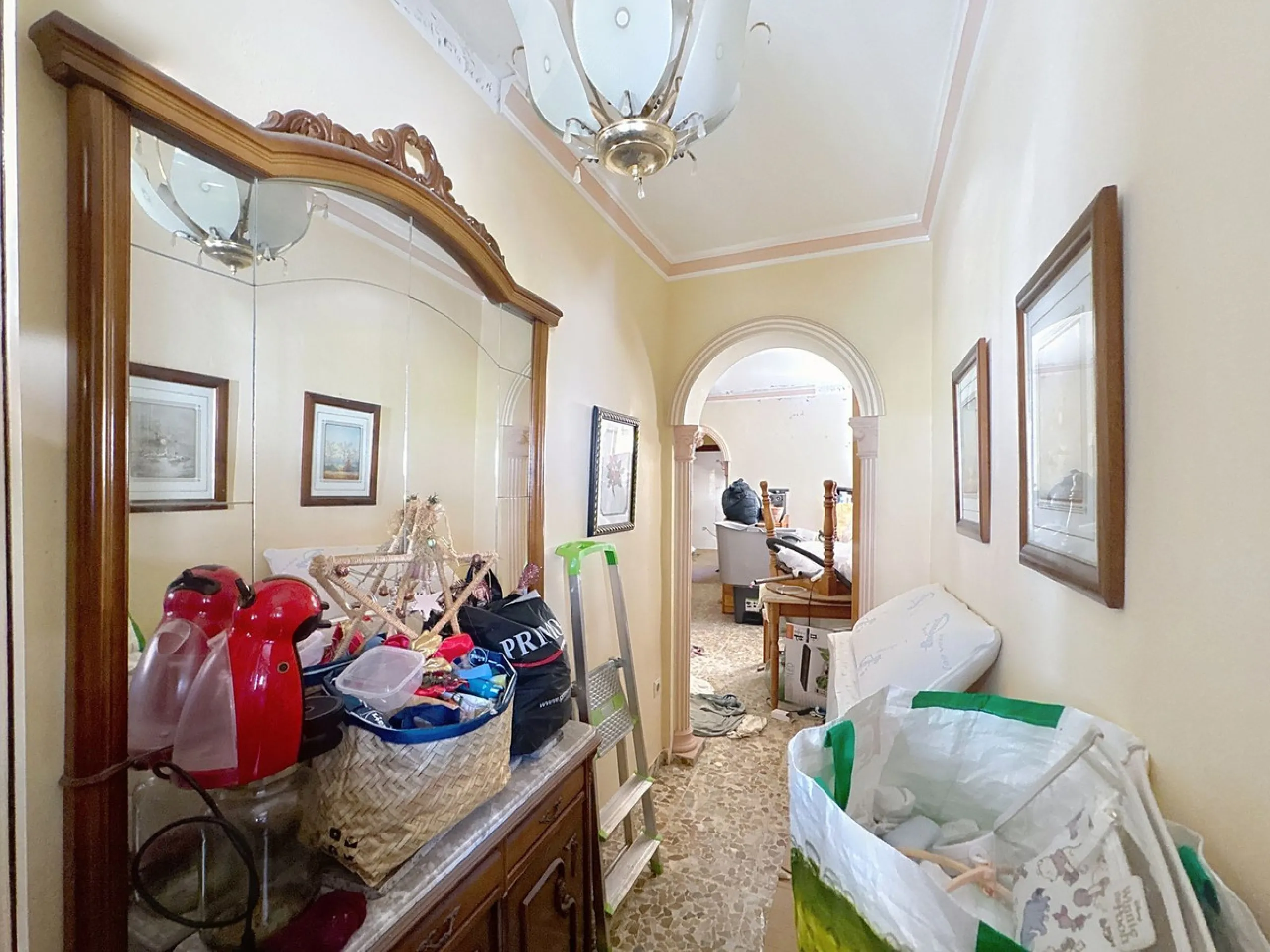 INVESTMENT OPPORTUNITY – HOUSE WITH POTENTIAL FOR 4 APARTMENTS IN ESTEPONA