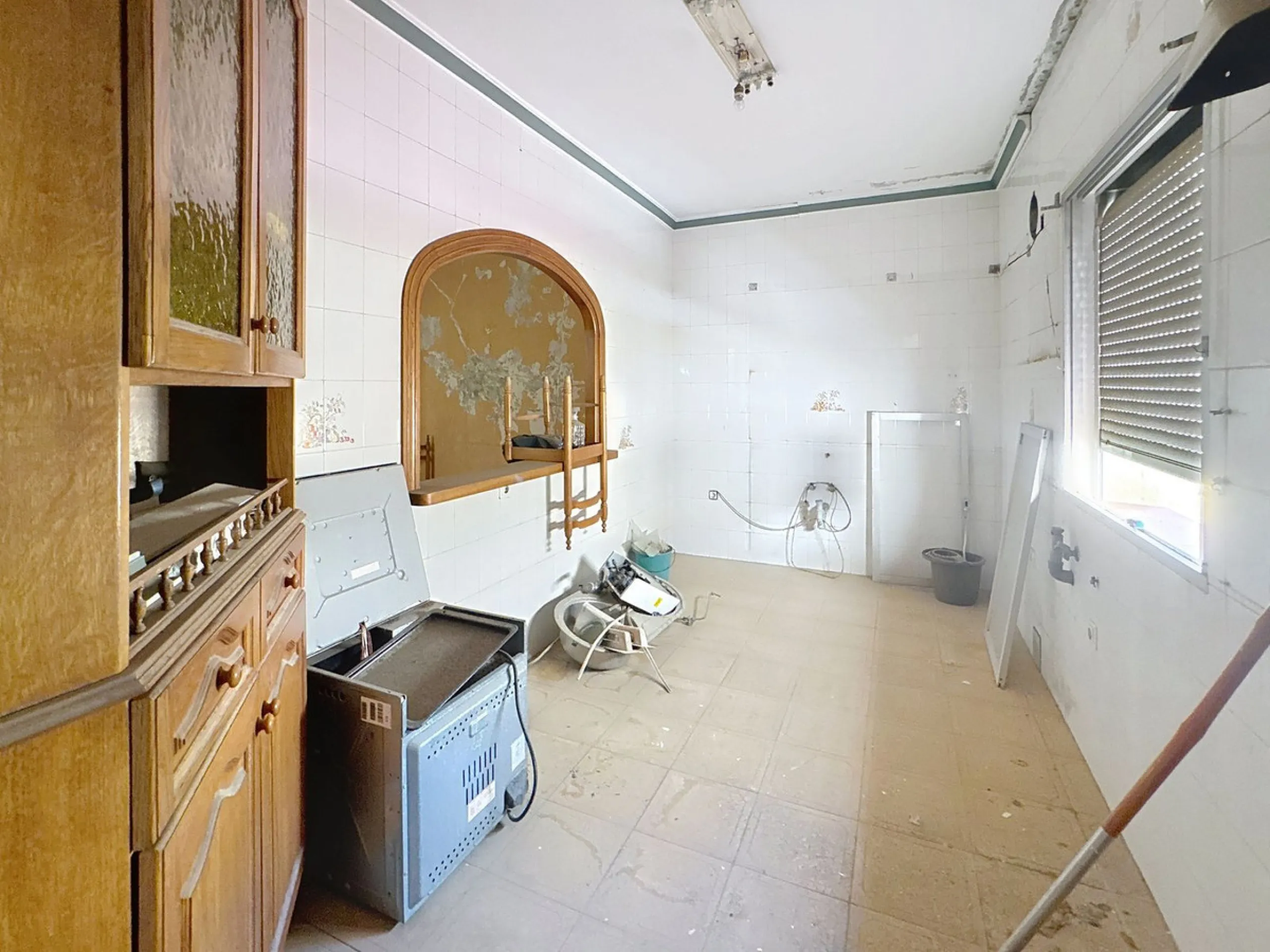 INVESTMENT OPPORTUNITY – HOUSE WITH POTENTIAL FOR 4 APARTMENTS IN ESTEPONA