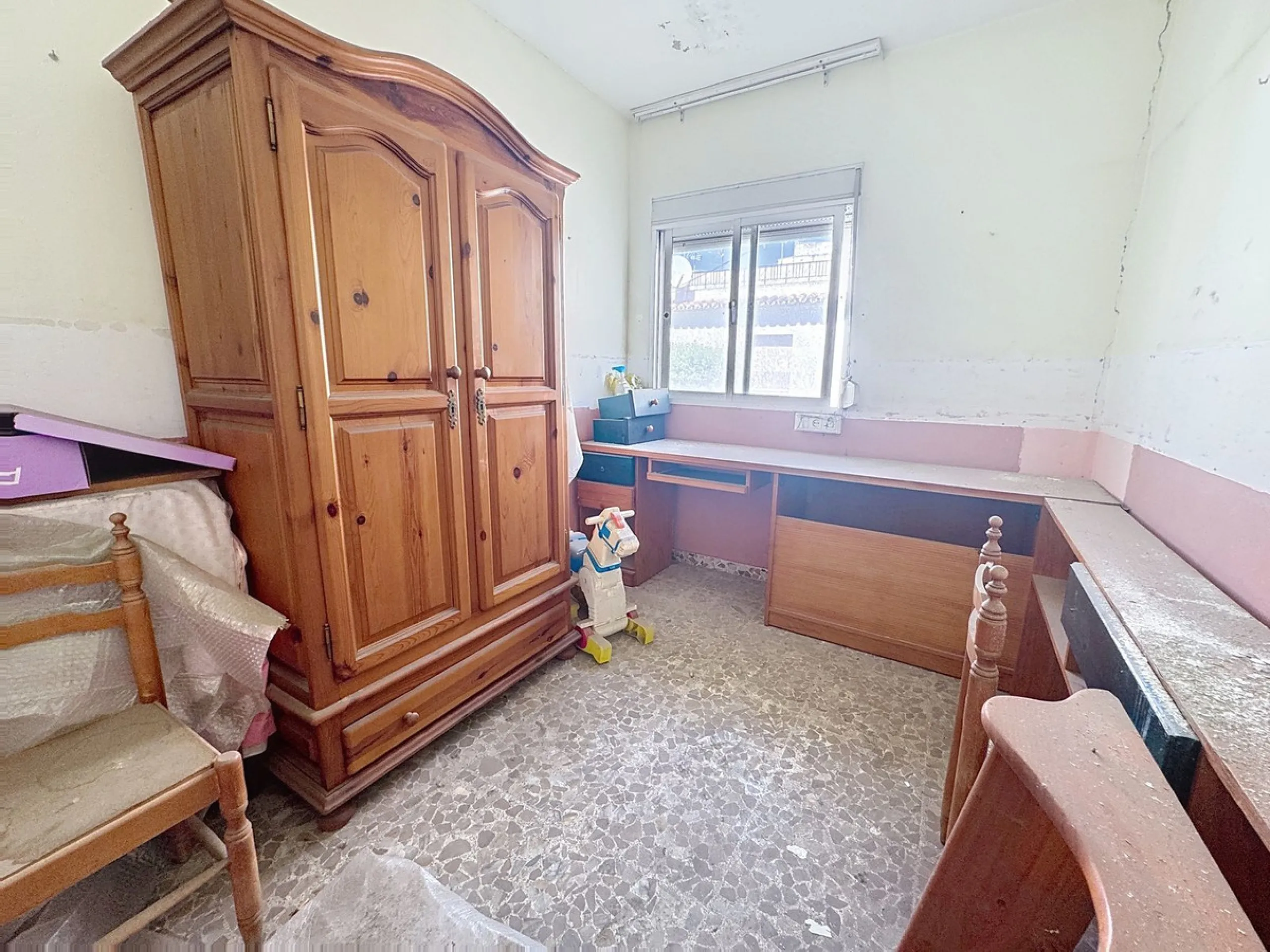 INVESTMENT OPPORTUNITY – HOUSE WITH POTENTIAL FOR 4 APARTMENTS IN ESTEPONA