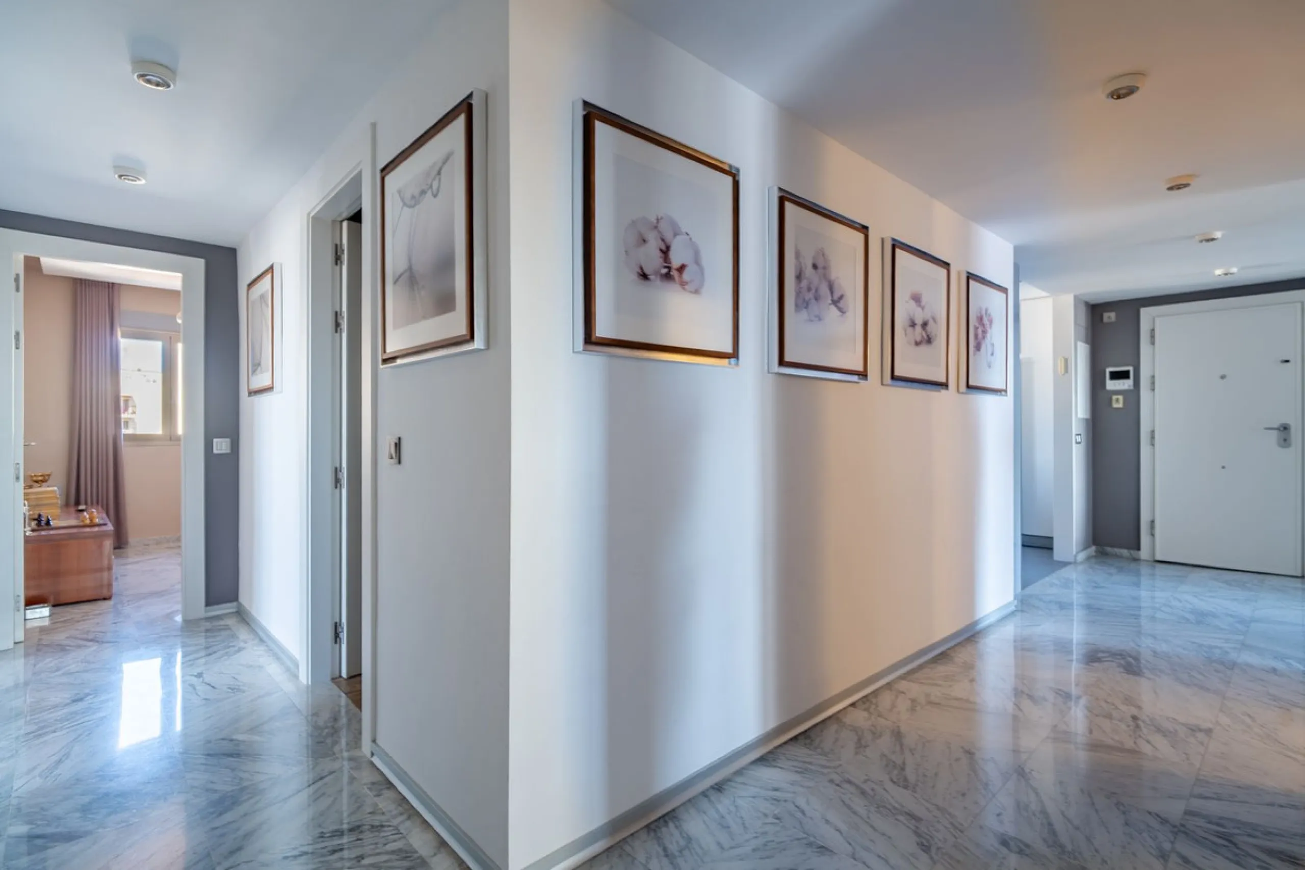 Apartment - Penthouse в продаже в Málaga, Málaga. В доме 4 спален и 3 ванных комнат. Площадь дома 275 м²