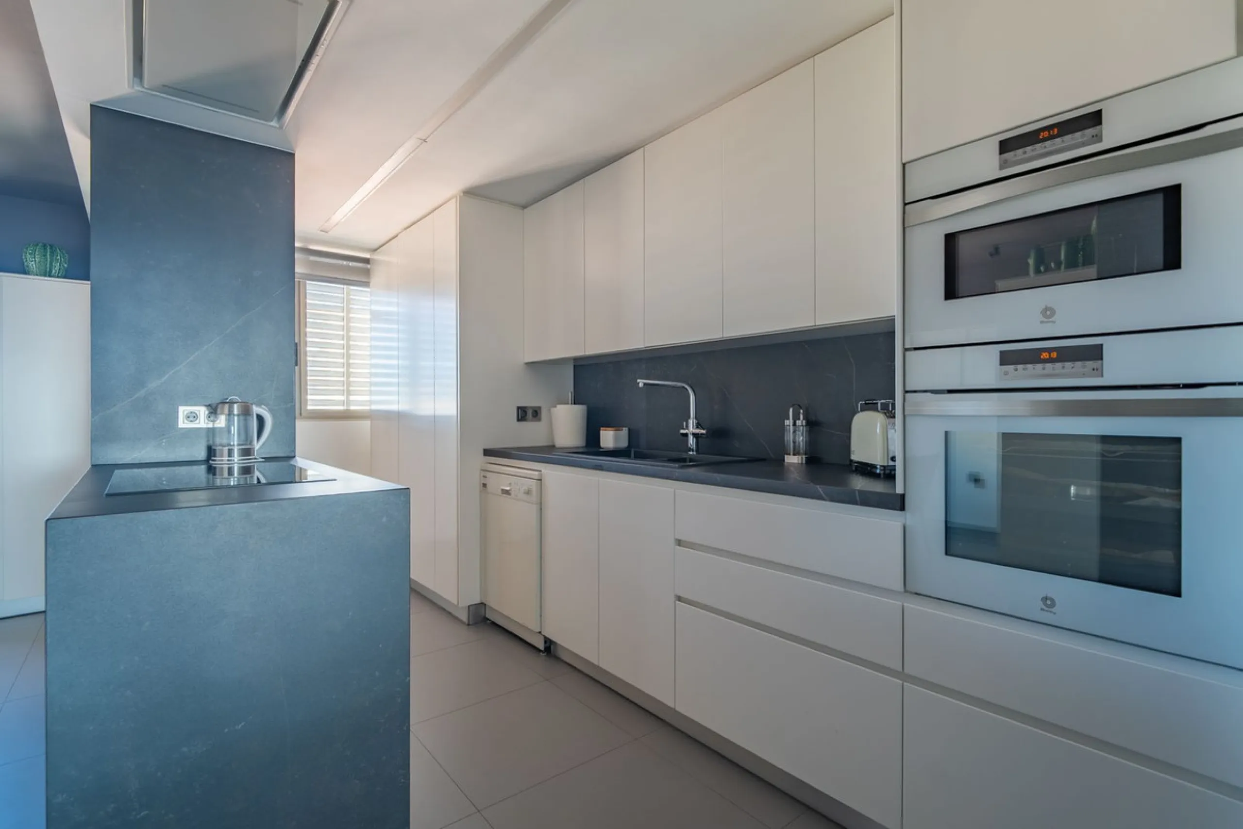Apartment - Penthouse в продаже в Málaga, Málaga. В доме 4 спален и 3 ванных комнат. Площадь дома 275 м²