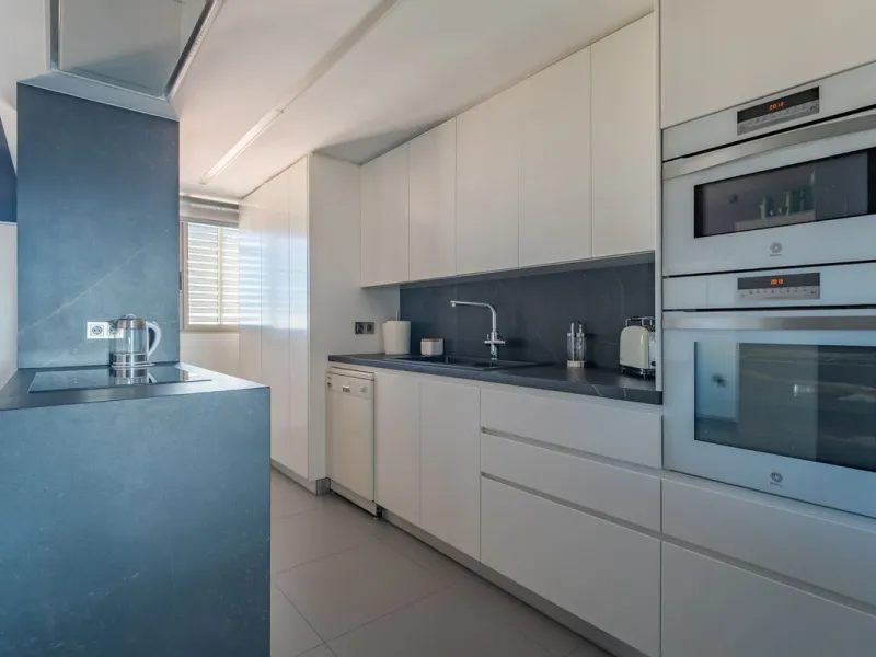 Apartment - Penthouse в продаже в Málaga, Málaga. В доме 4 спален и 3 ванных комнат. Площадь дома 275 м²