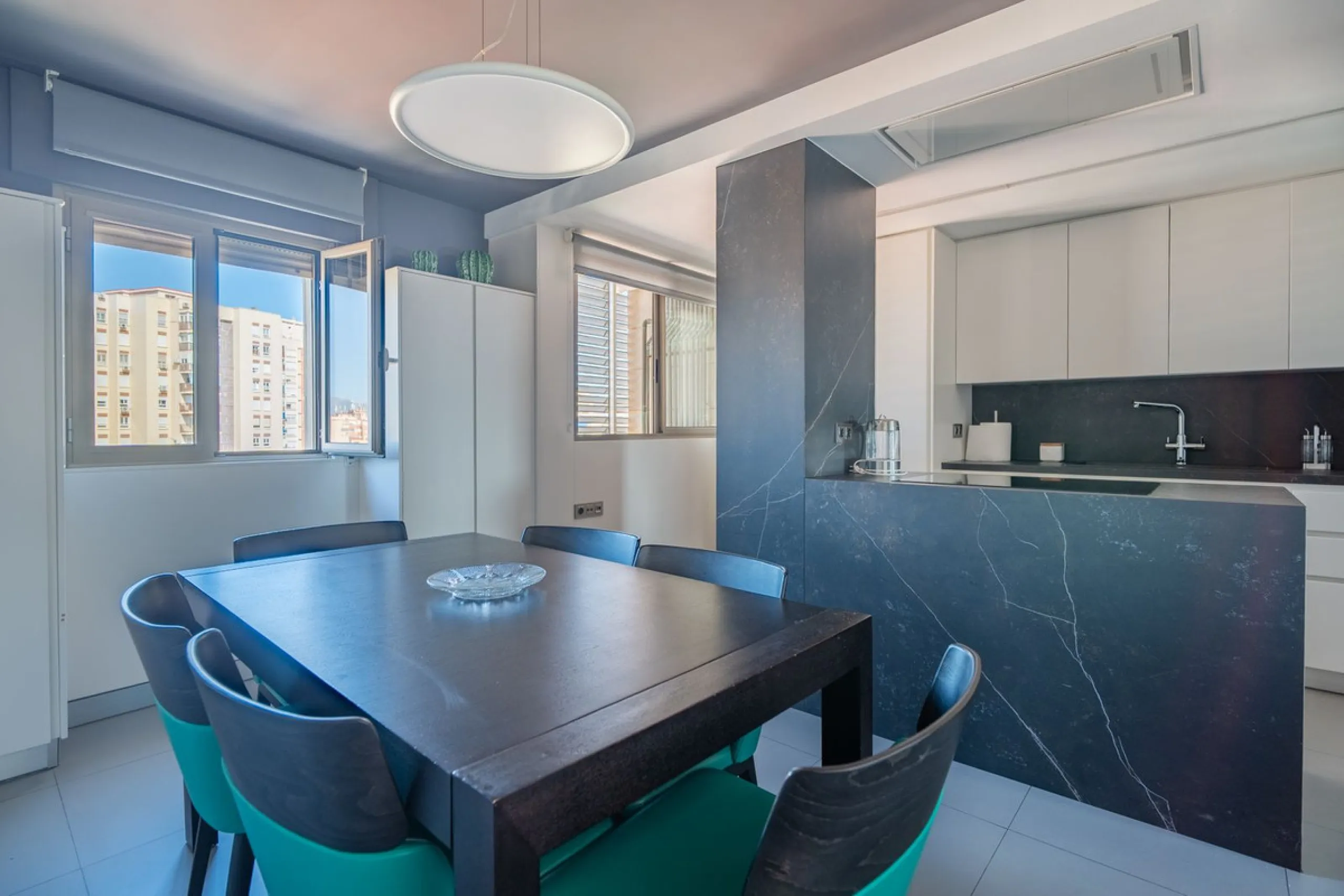 Apartment - Penthouse в продаже в Málaga, Málaga. В доме 4 спален и 3 ванных комнат. Площадь дома 275 м²