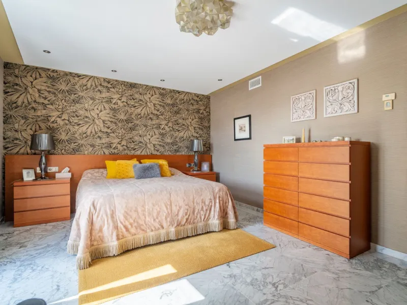 Apartment - Penthouse в продаже в Málaga, Málaga. В доме 4 спален и 3 ванных комнат. Площадь дома 275 м²