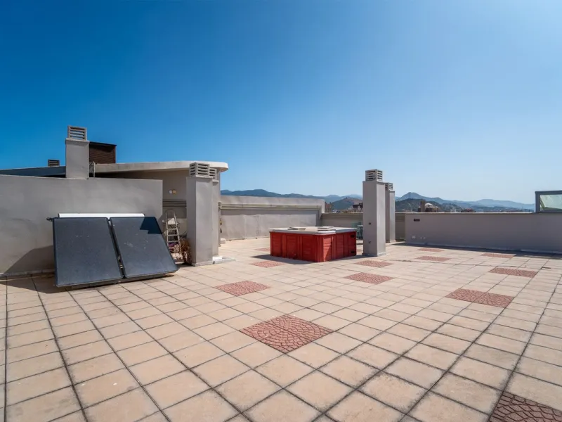 Apartment - Penthouse в продаже в Málaga, Málaga. В доме 4 спален и 3 ванных комнат. Площадь дома 275 м²